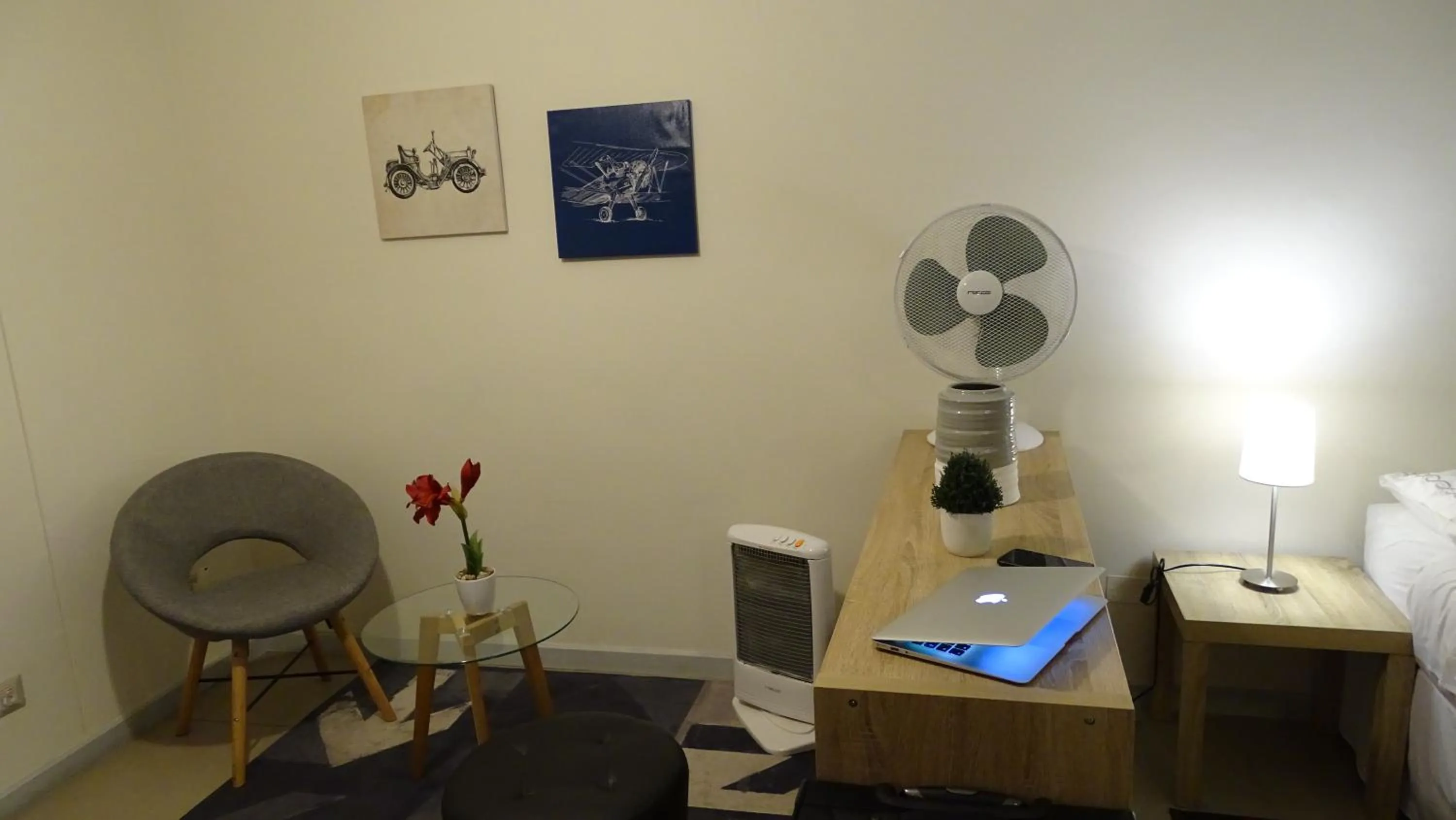 Moneda Express Apart