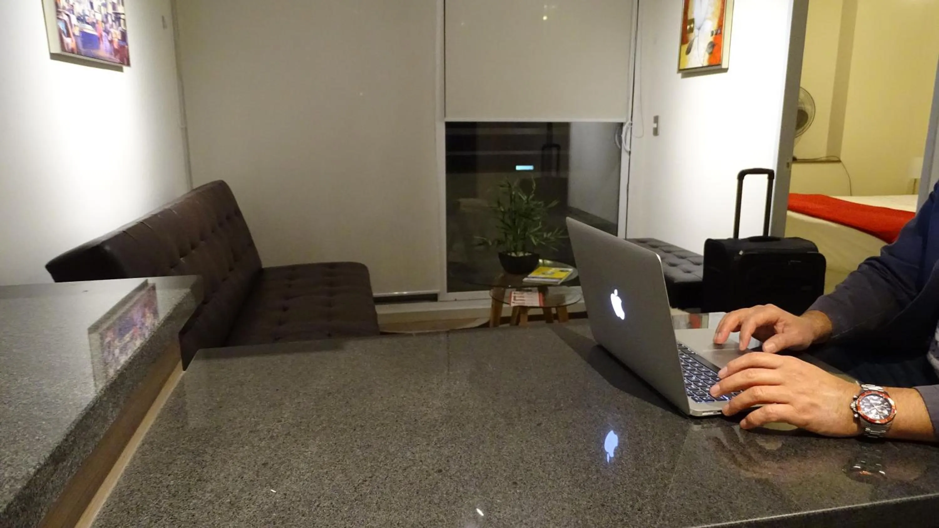 Moneda Express Apart