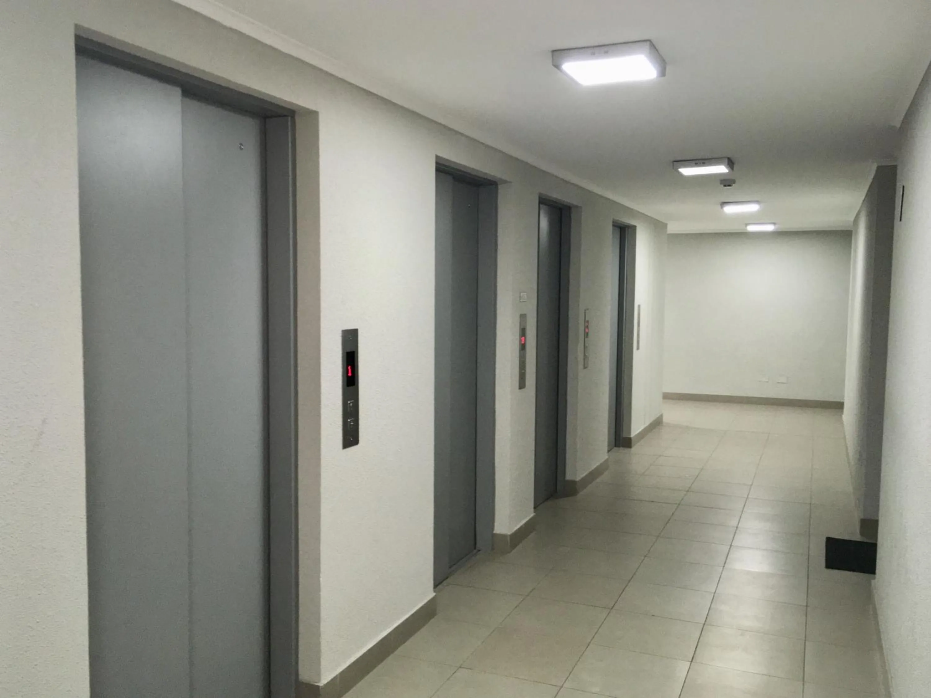 Moneda Express Apart