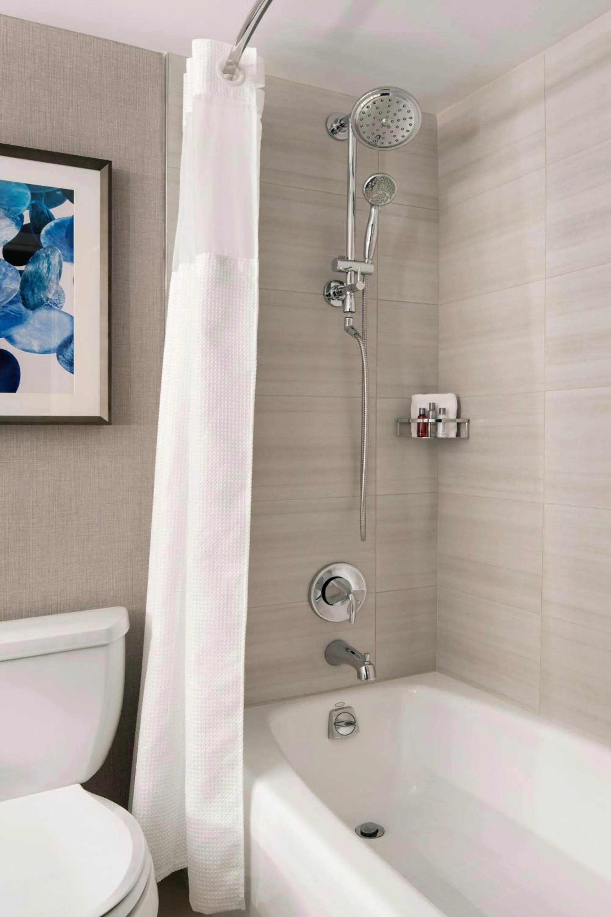 Bathroom in San Francisco Marriott Fisherman's Wharf