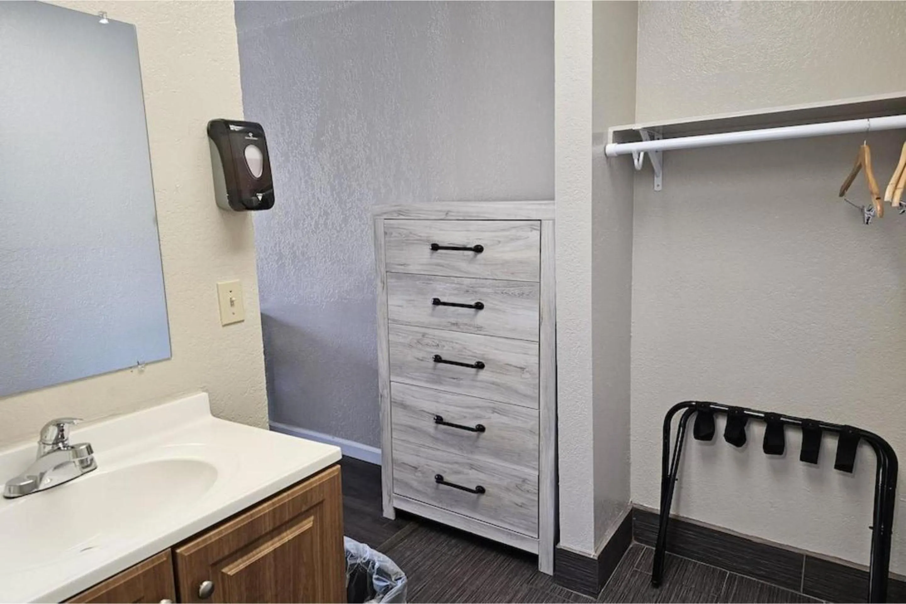 Bathroom in Canyon Inn Motel Flagstaff AZ