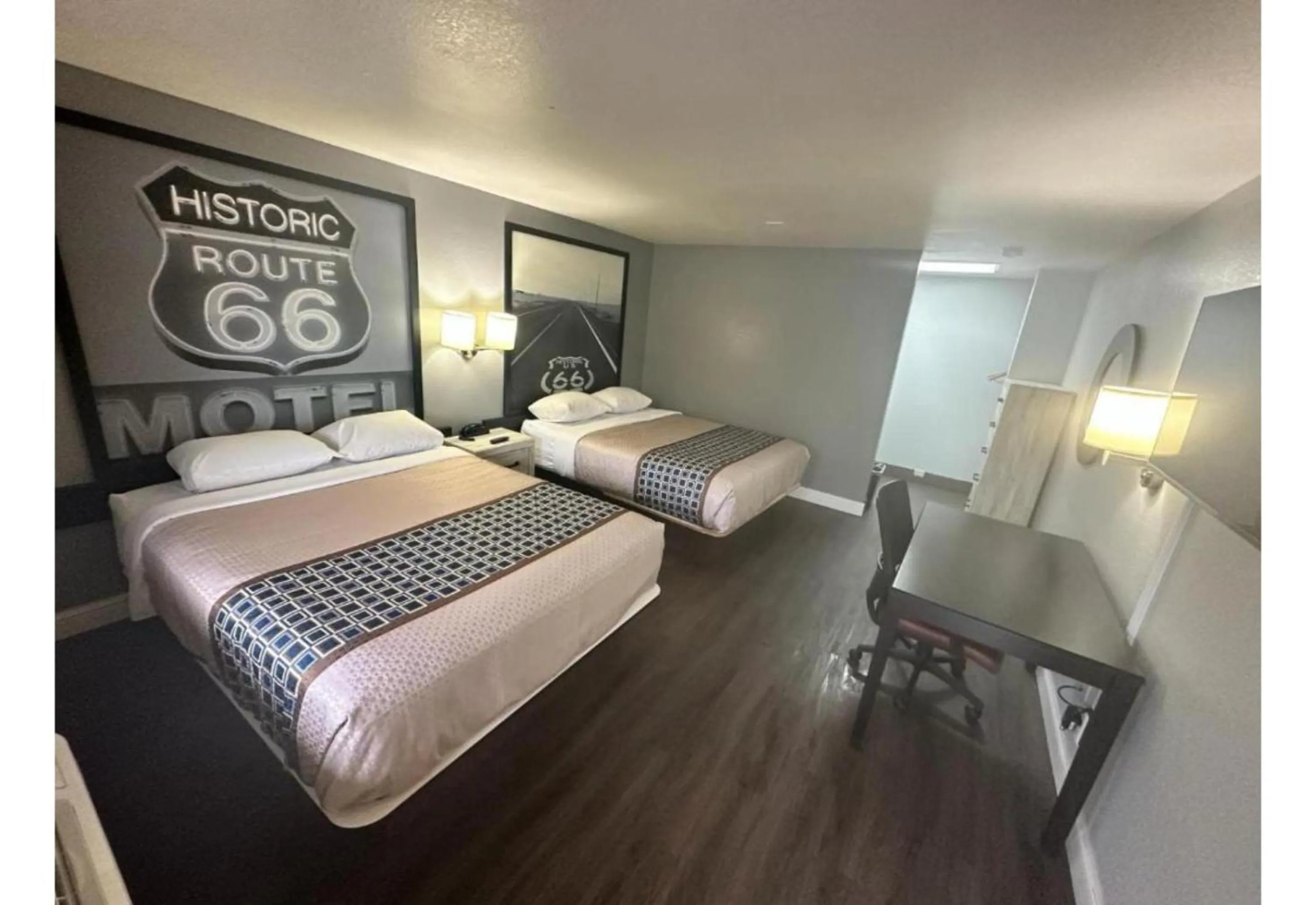 Bed in Canyon Inn Motel Flagstaff AZ