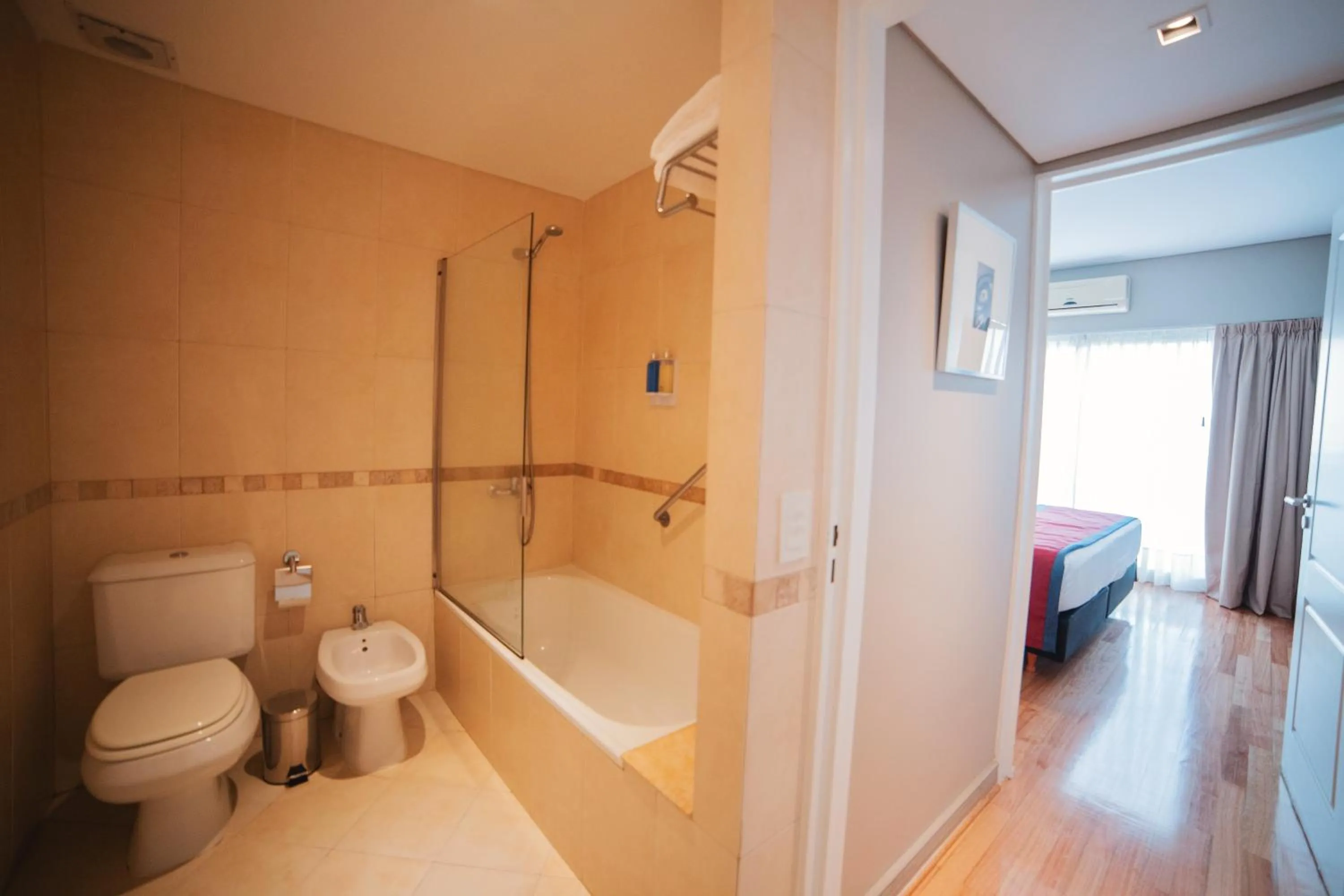 Shower in ARC Callao Studios & Suites