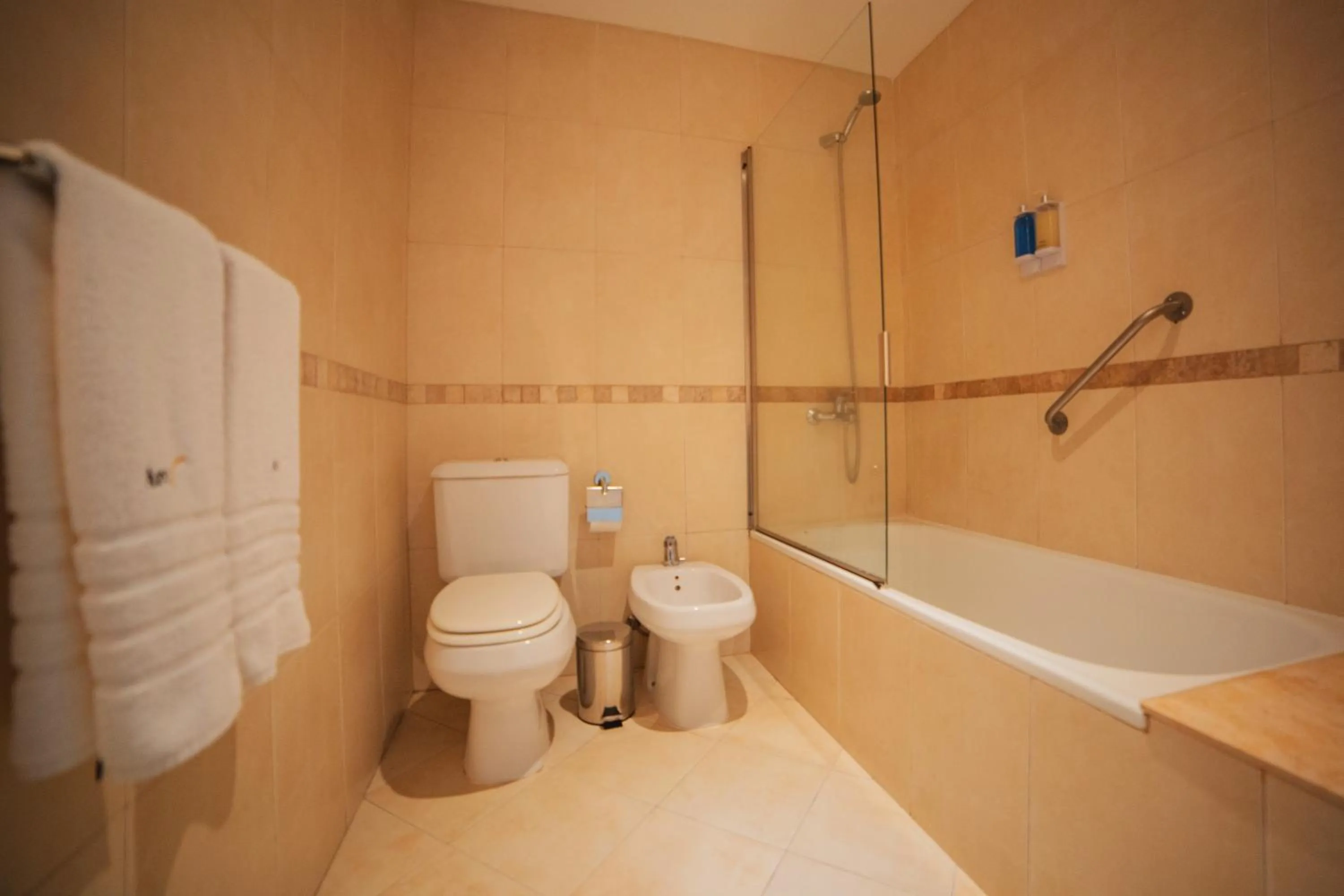 Shower in ARC Callao Studios & Suites