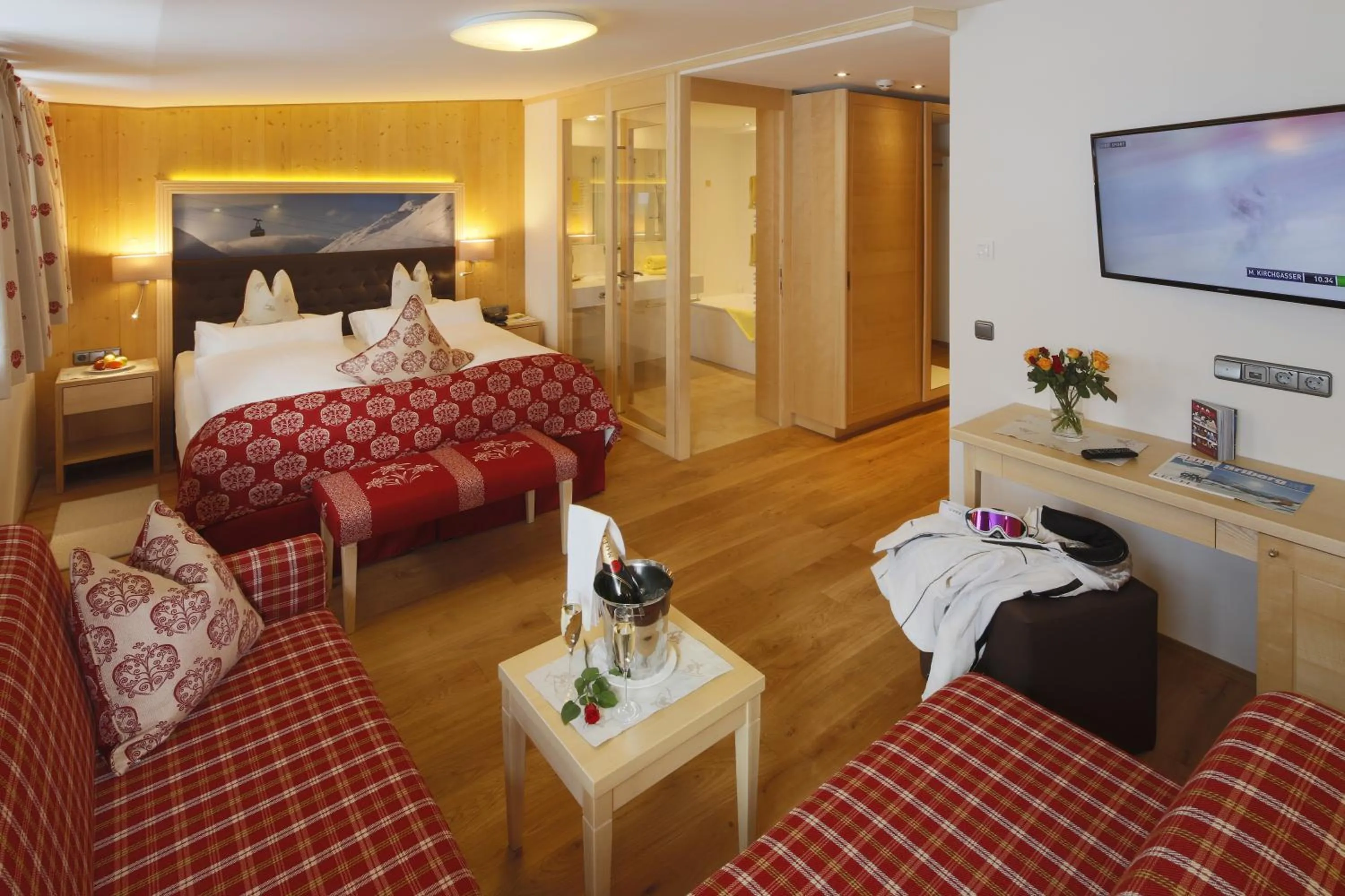 Photo of the whole room, Bed in Arlberghaus