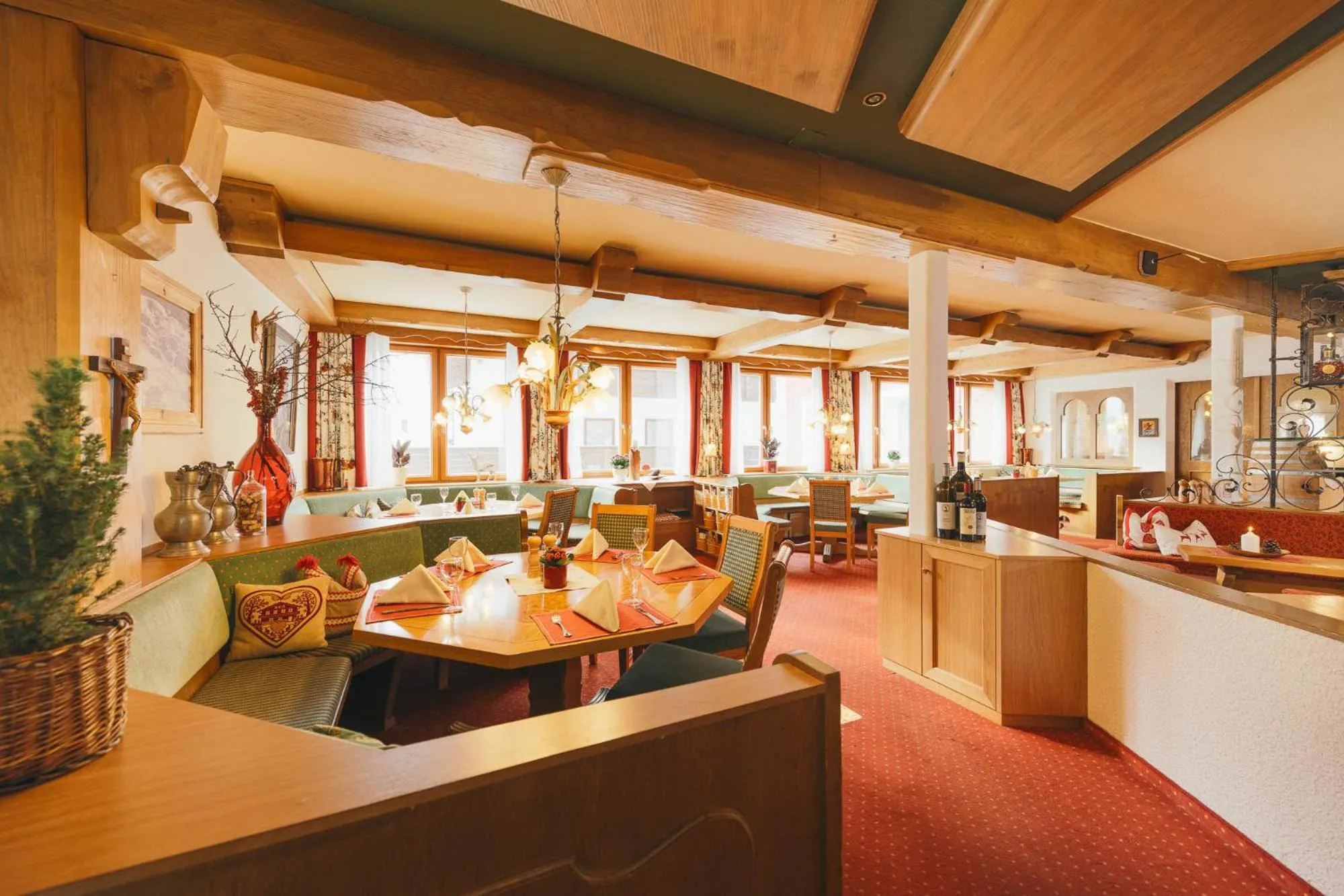 Restaurant/places to eat in Arlberghaus