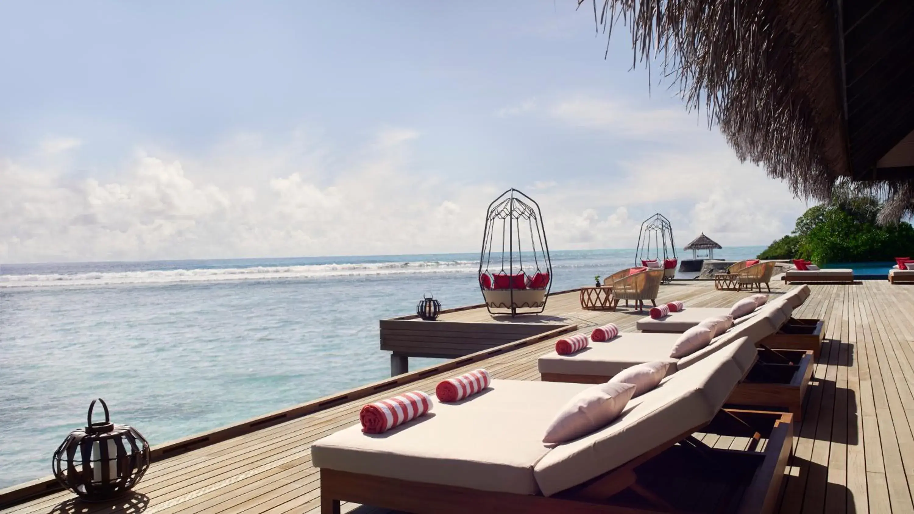 Restaurant/places to eat in Anantara Veli Maldives Resort Restaurant/places to eat in Anantara Veli Maldives Resort