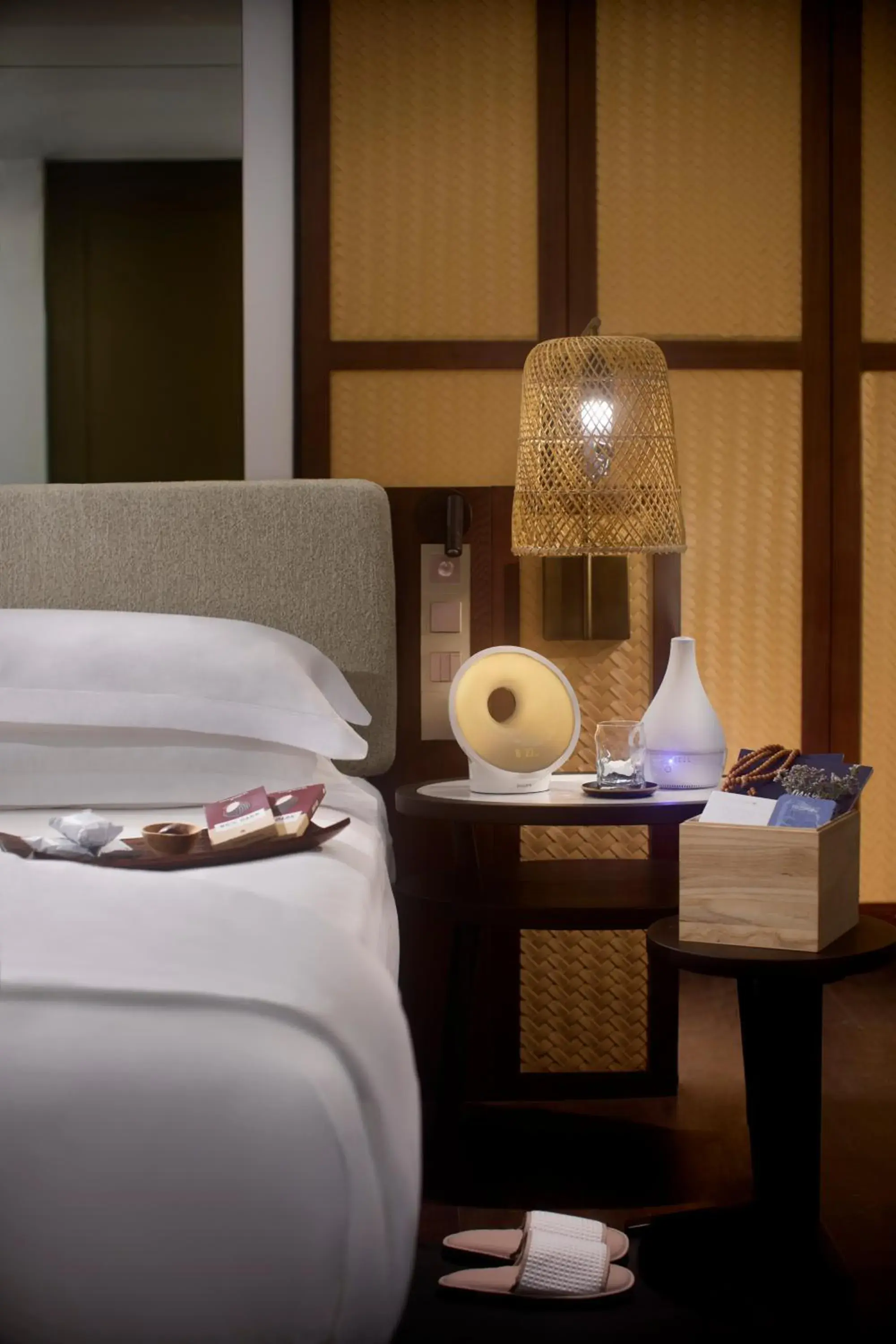 Bed in Anantara Veli Maldives Resort Bed in Anantara Veli Maldives Resort