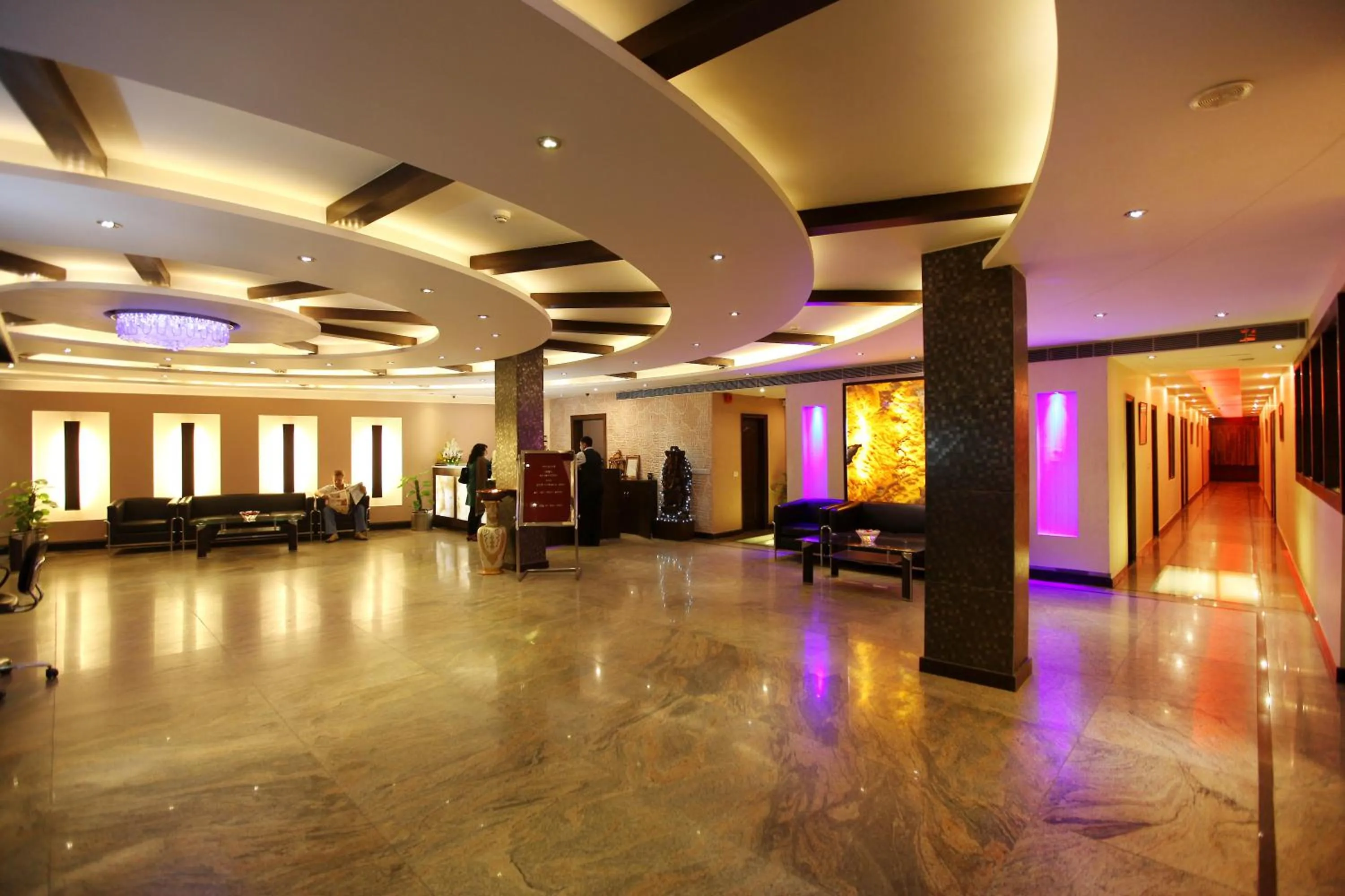 Lobby or reception in Airport Hotel Le Seasons New Delhi