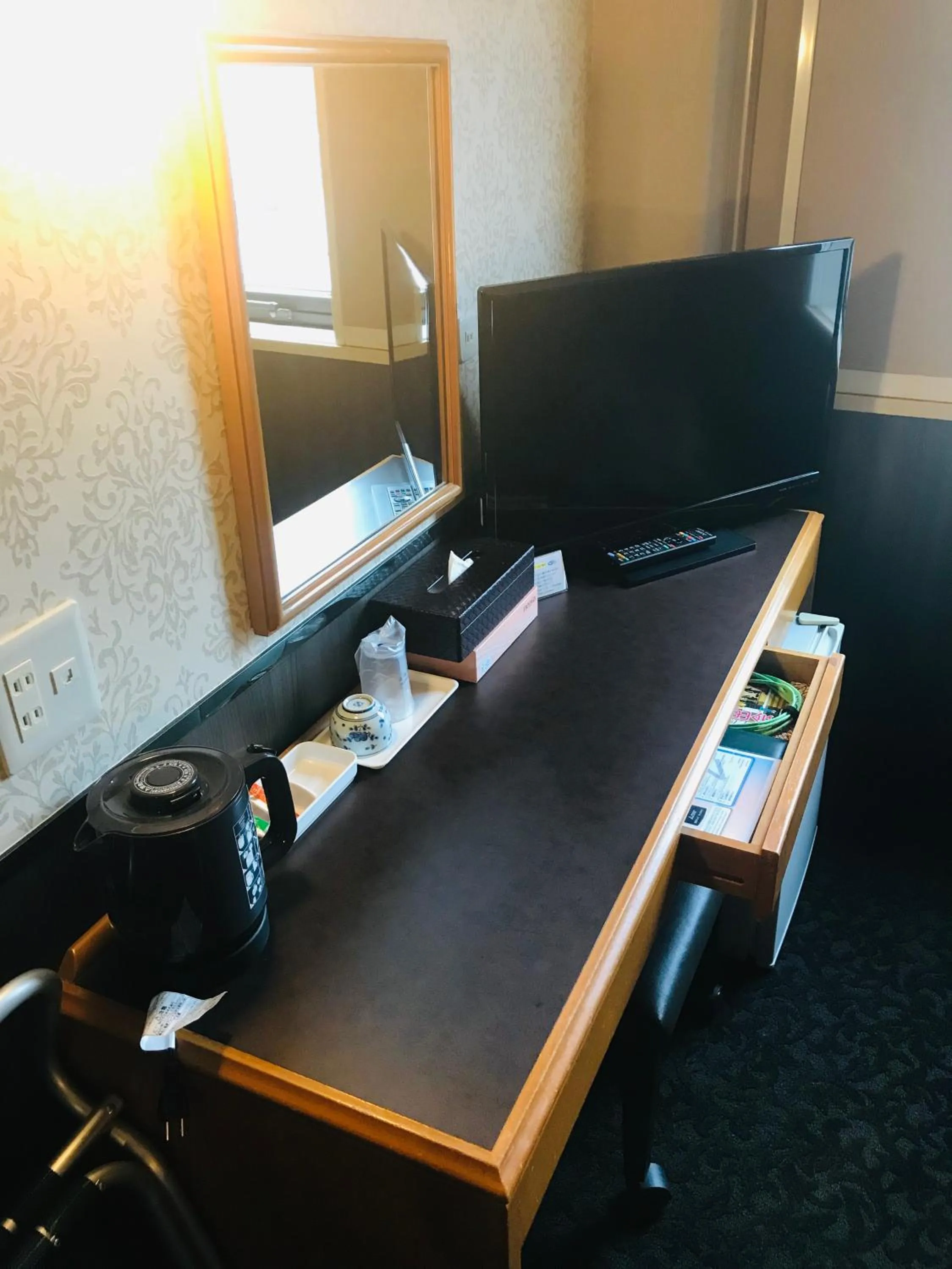 Photo of the whole room, TV/Entertainment Center in Kyoto Horikawa Inn
