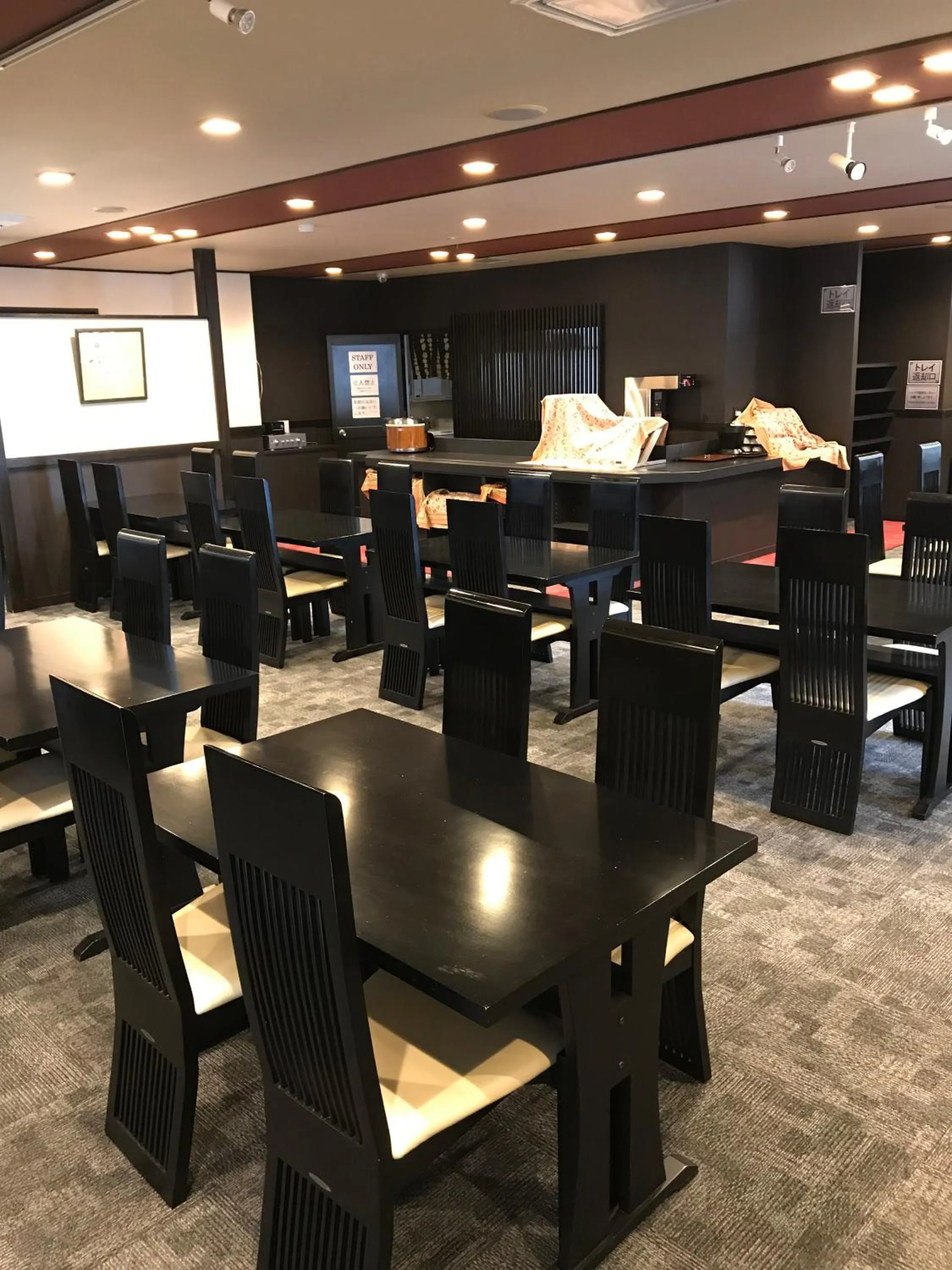 Restaurant/Places to Eat in Kyoto Horikawa Inn