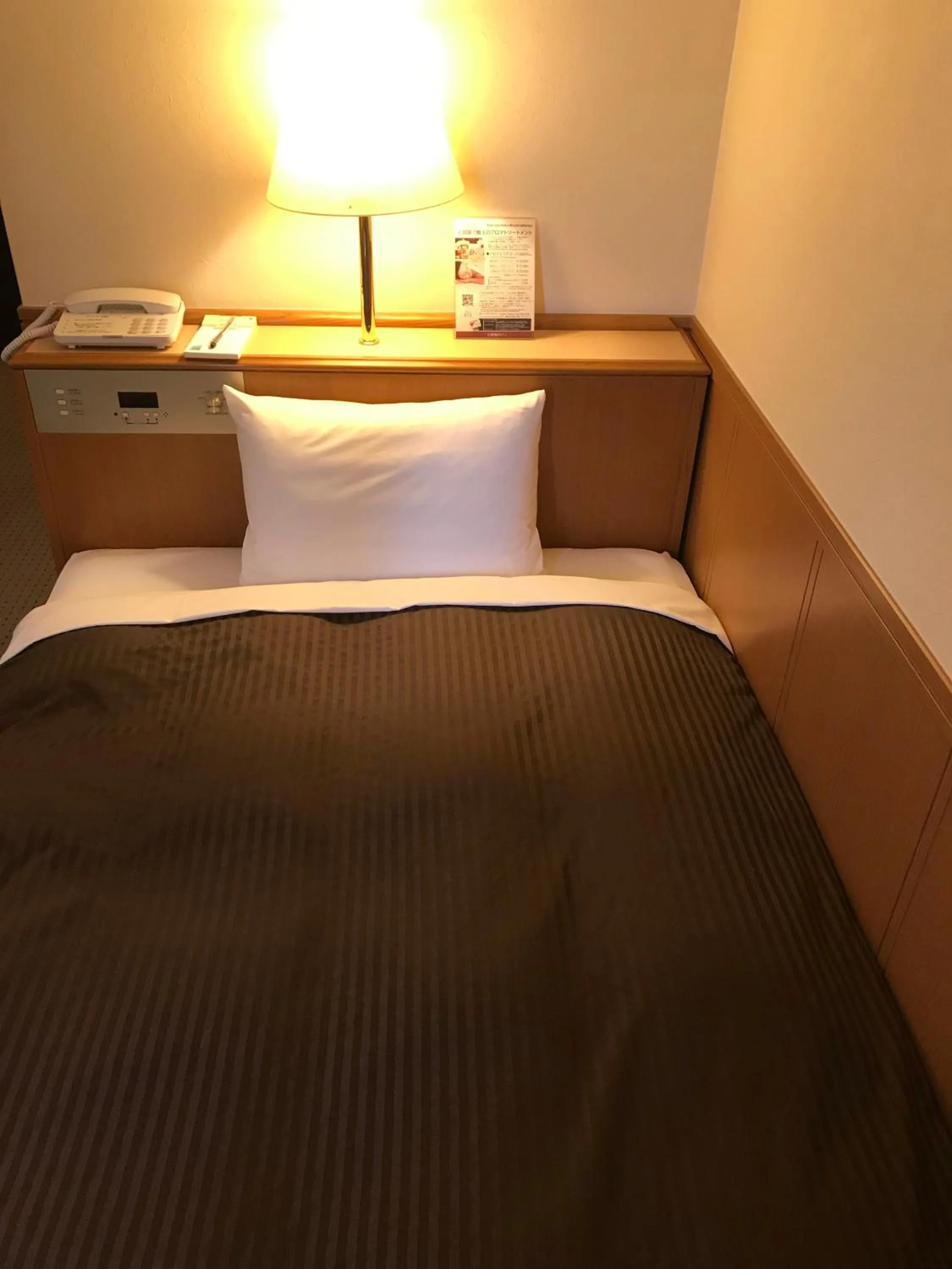 Bed in Kyoto Horikawa Inn