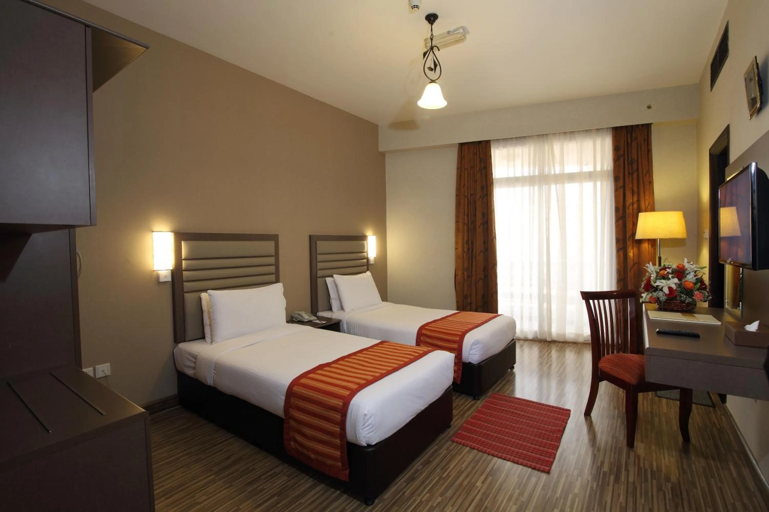 Photo of the whole room, Bed in Wave International Hotel