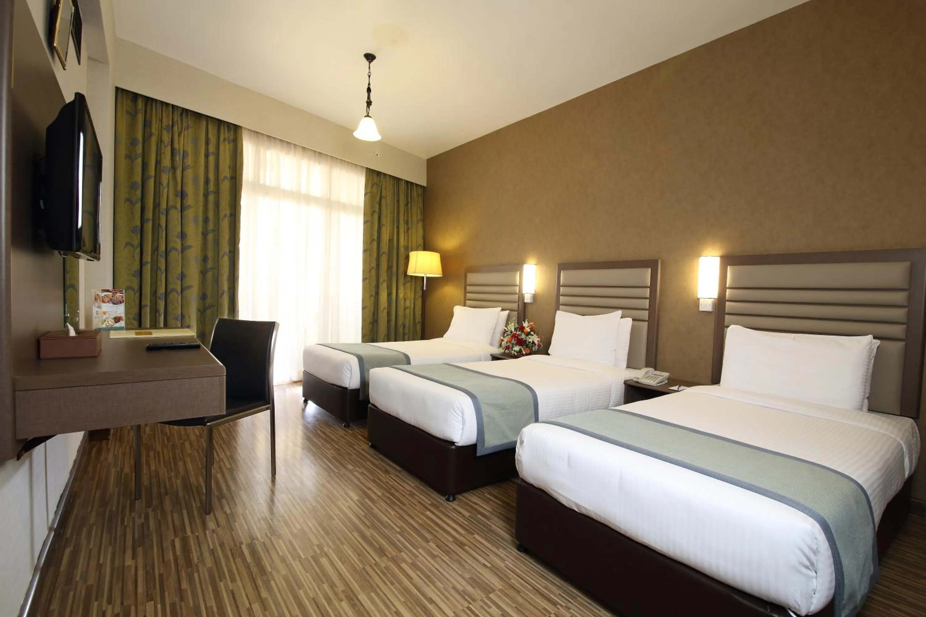 Photo of the whole room, Bed in Wave International Hotel