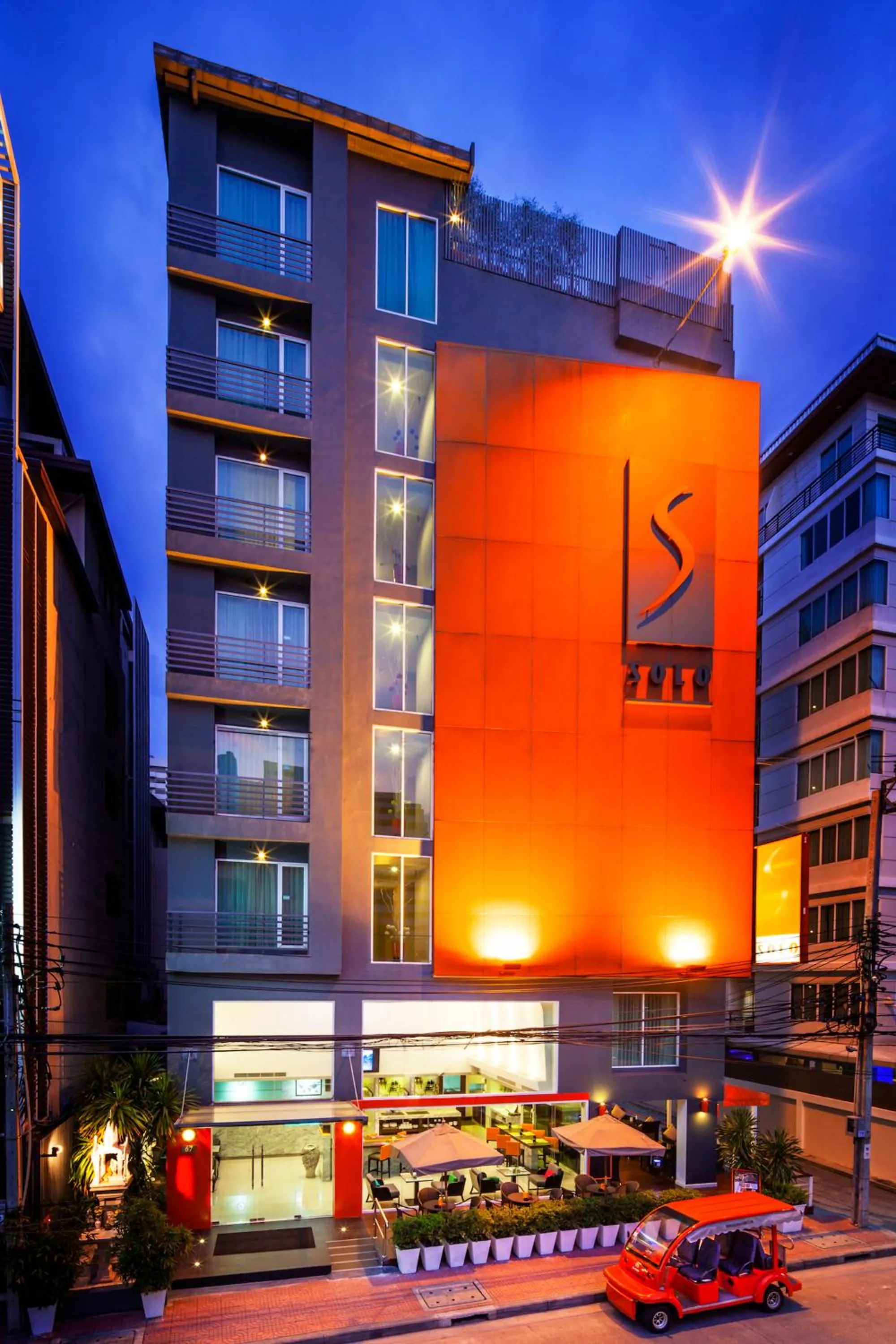 Facade/entrance in Hotel Solo, Sukhumvit 2, Bangkok - SHA Extra Plus