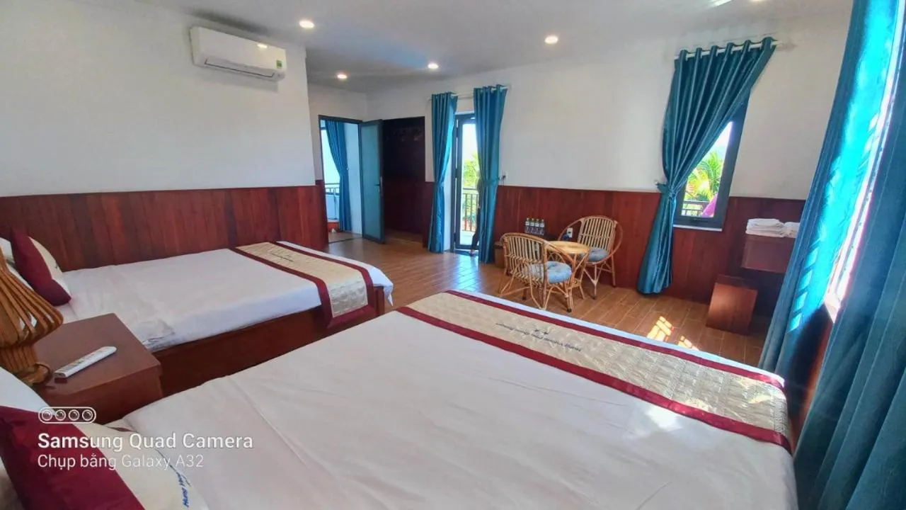 Bed in Hung Vuong Resort