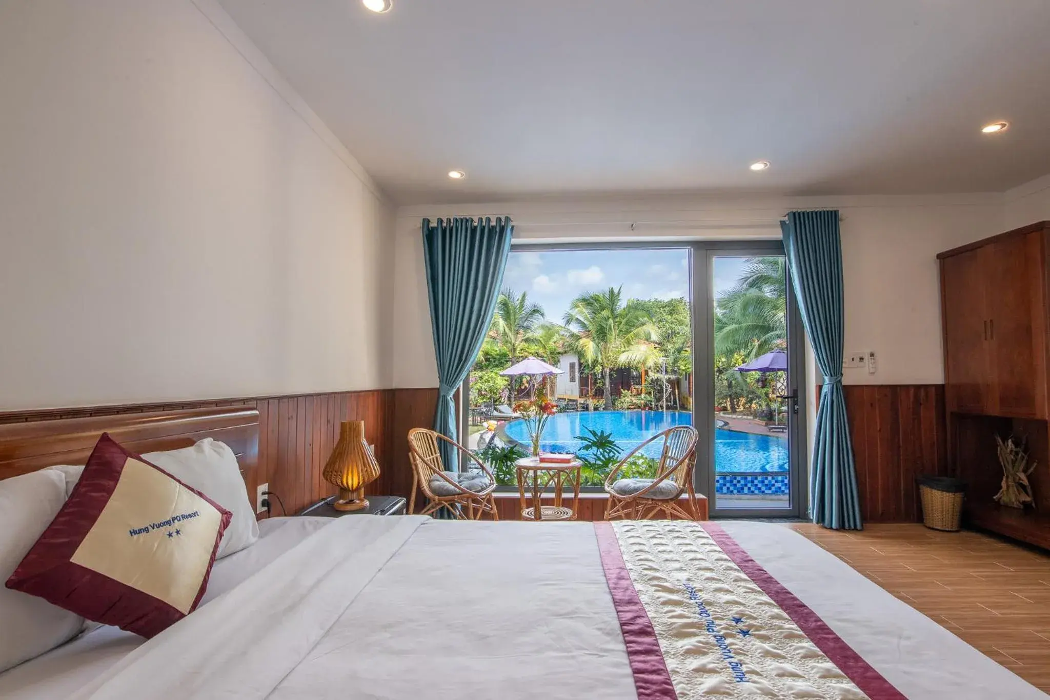King Room with Pool View in Hung Vuong Resort King Room with Pool View in Hung Vuong Resort
