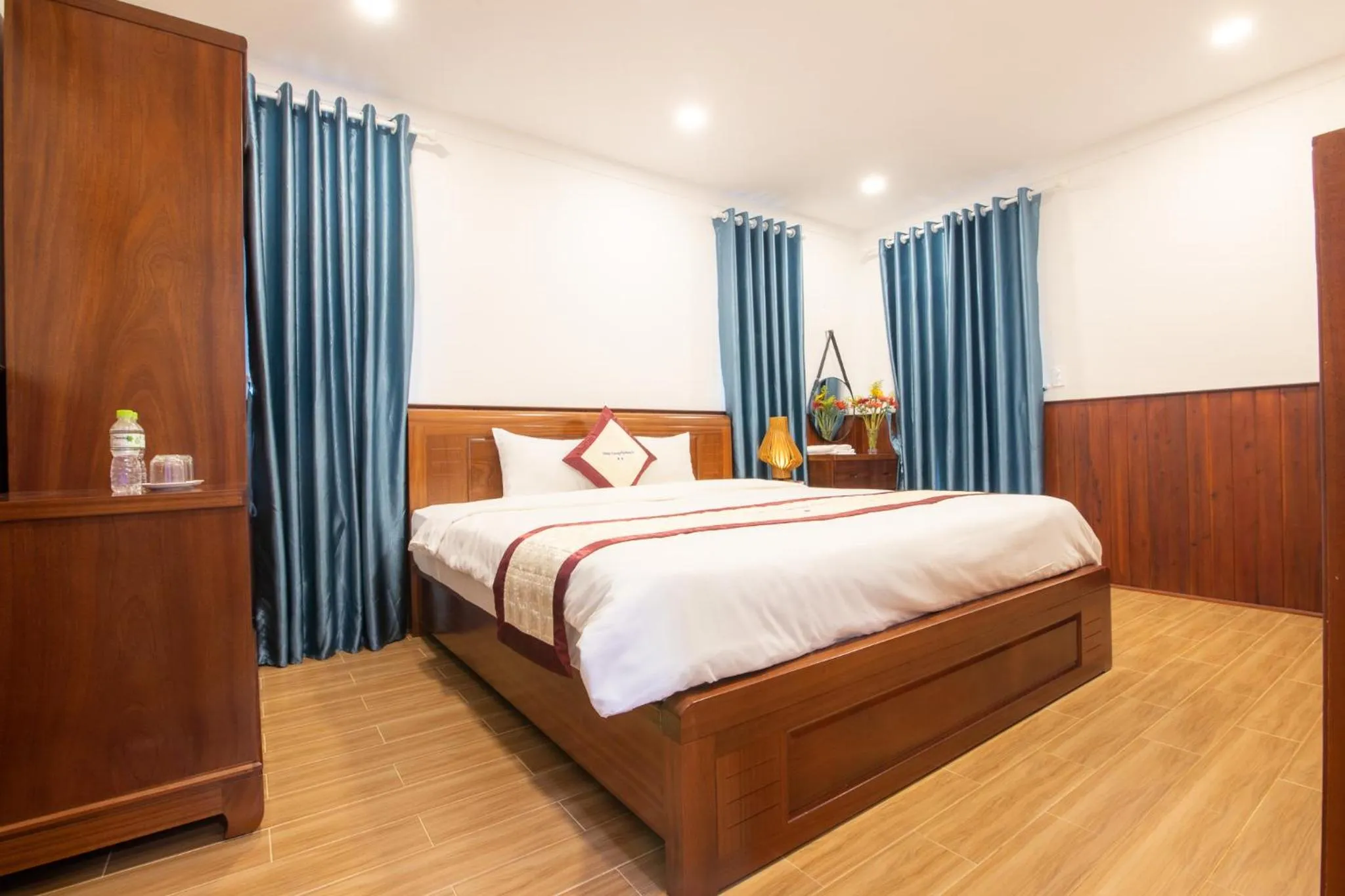 Bed in Hung Vuong Resort