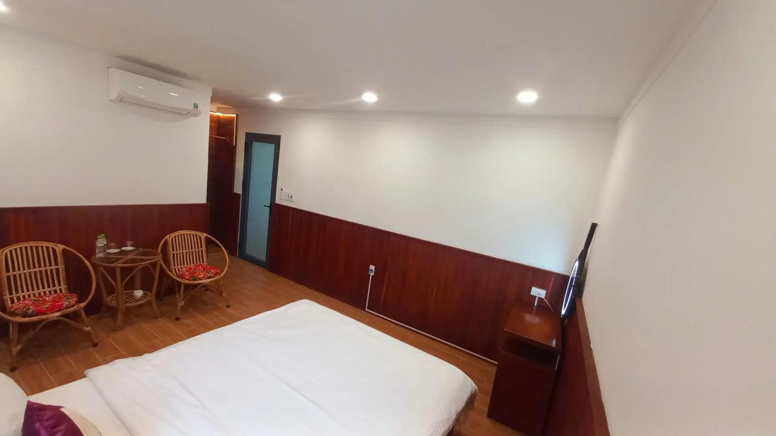 Deluxe Double Room - single occupancy in Hung Vuong Resort Deluxe Double Room - single occupancy in Hung Vuong Resort
