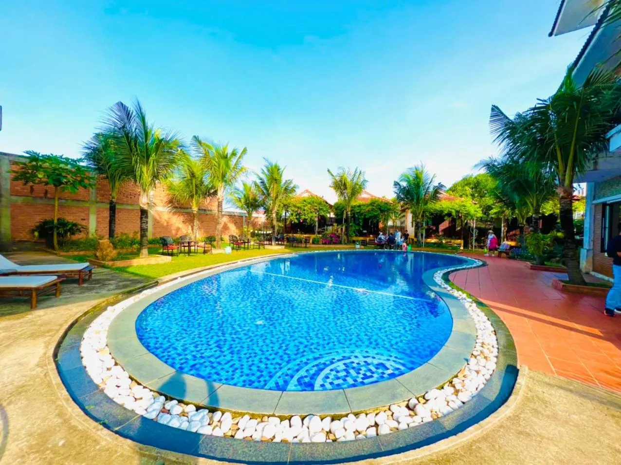 Swimming pool in Hung Vuong Resort