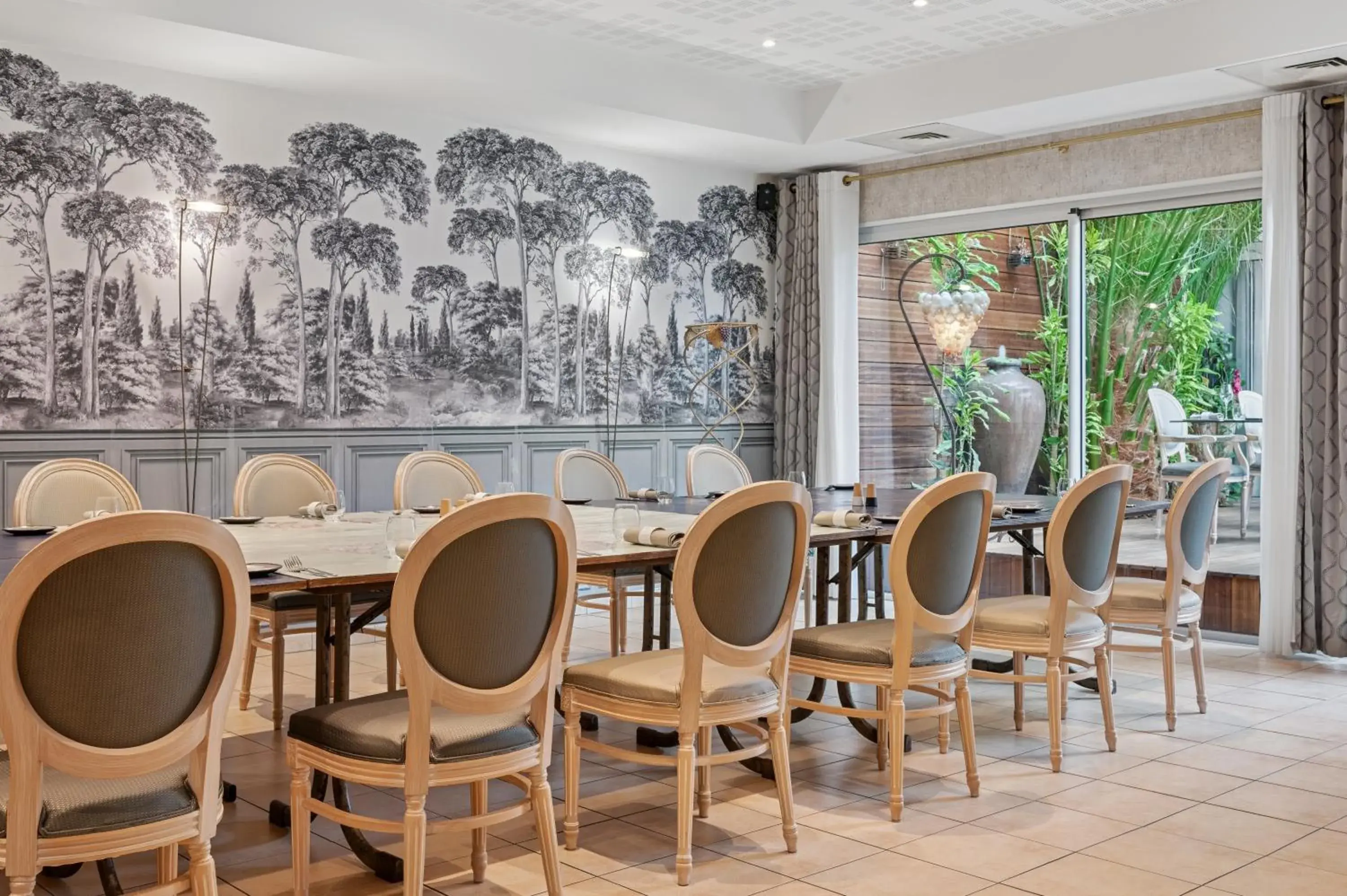 Restaurant/places to eat in Hostellerie Du Mont Aimé Restaurant/places to eat in Hostellerie Du Mont Aimé