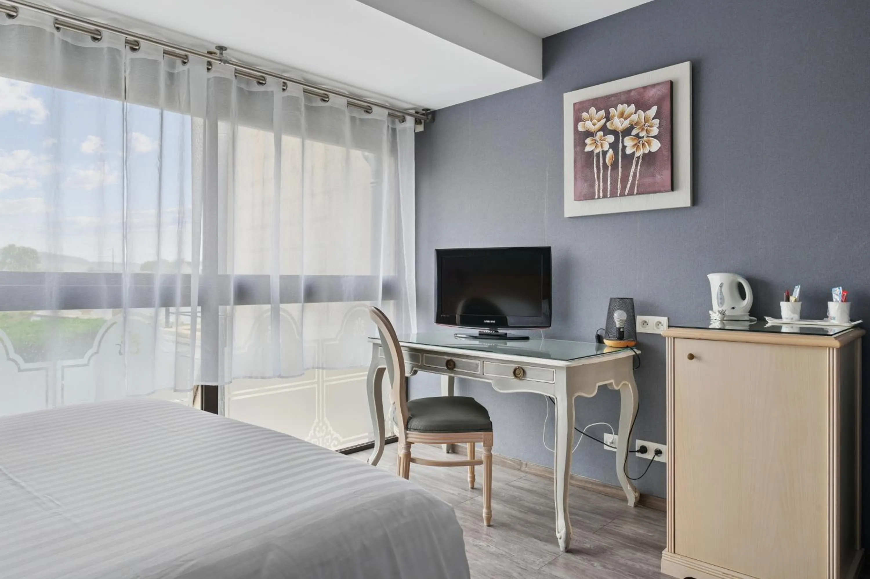 Bed in Hostellerie Du Mont Aimé