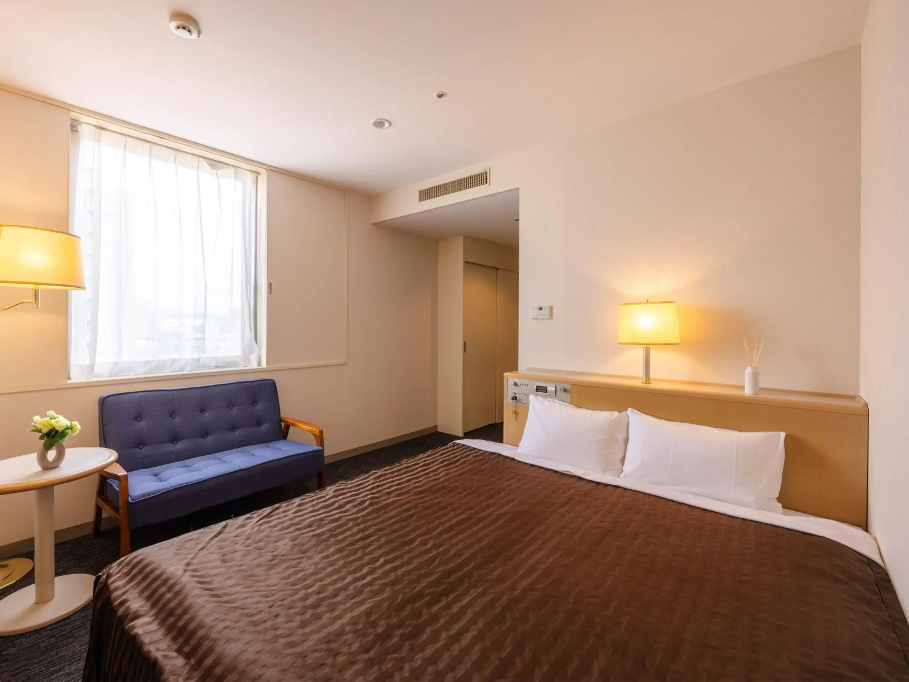 Photo of the whole room, Bed in Tsubamesanjo Washington Hotel Photo of the whole room, Bed in Tsubamesanjo Washington Hotel