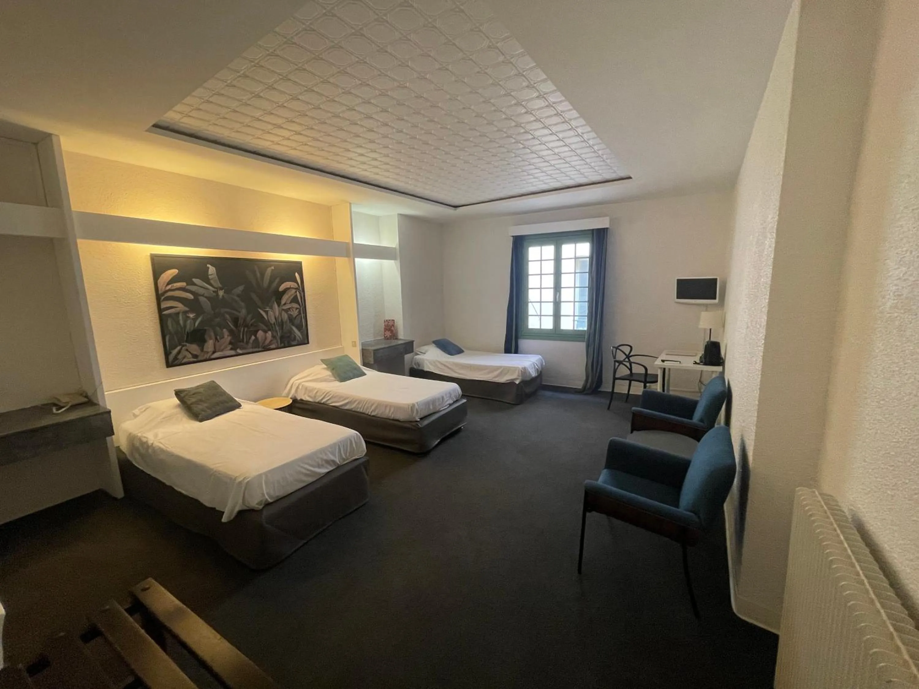 View (from property/room), Bed in Hôtel De La Loge