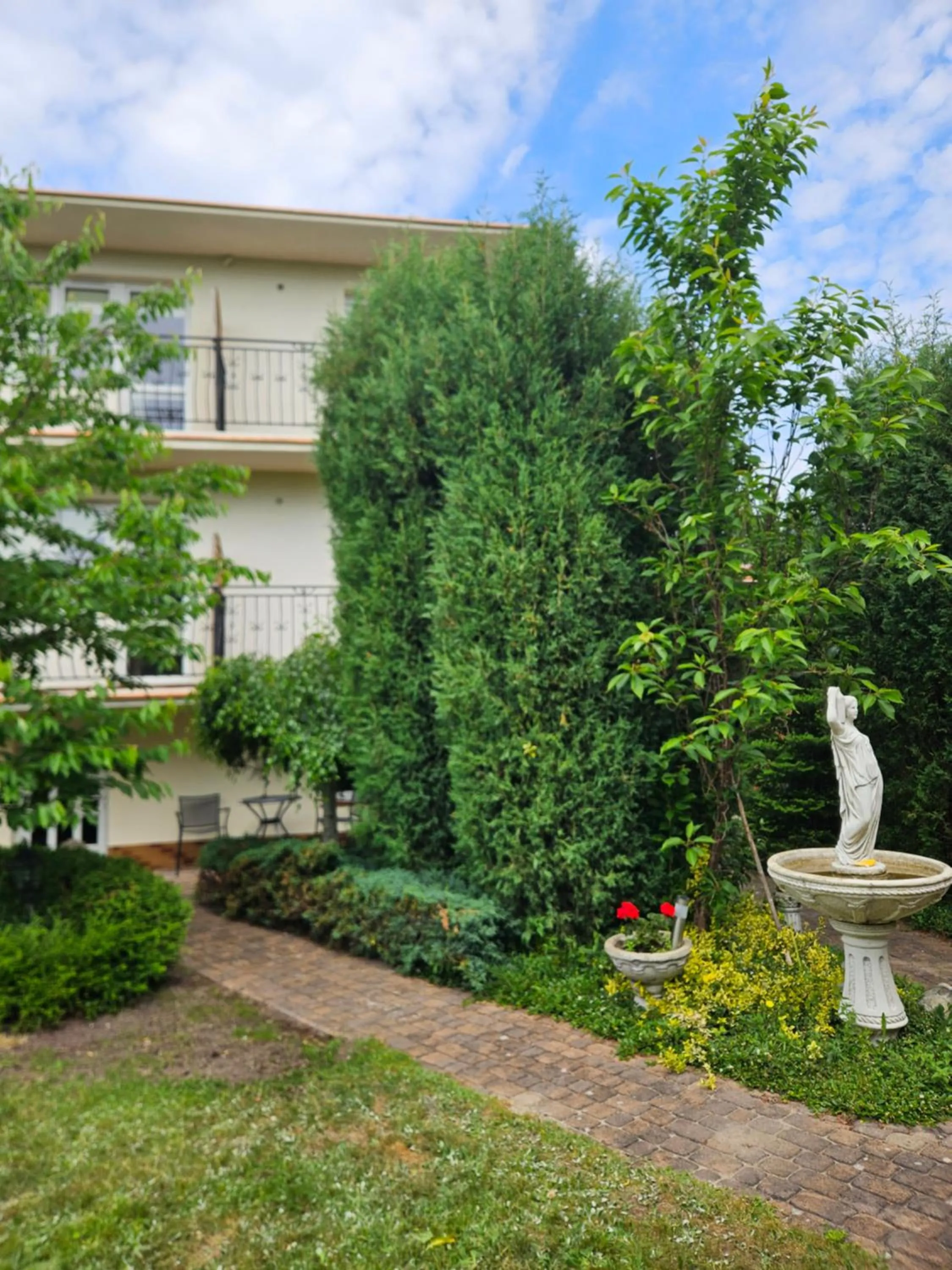 Property building in Willa Atrium