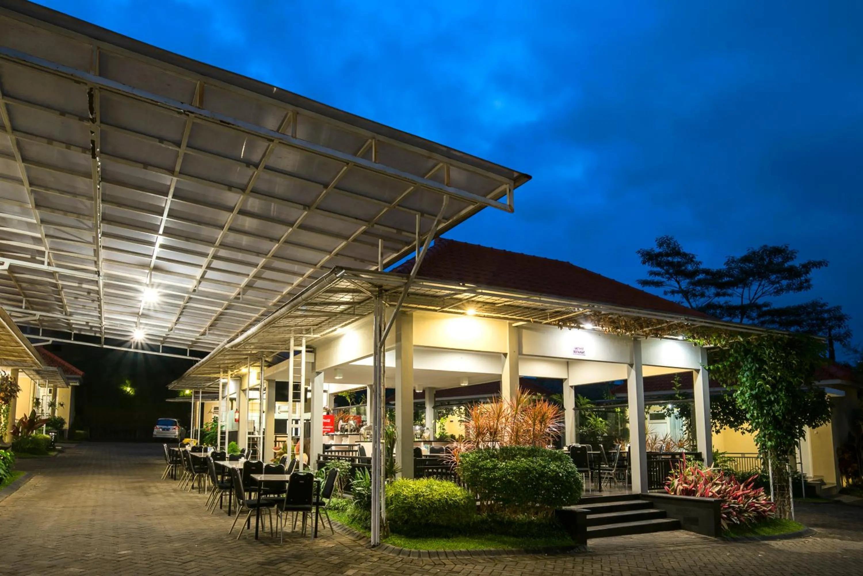 Restaurant/places to eat in Riverstone Hotel & Cottage