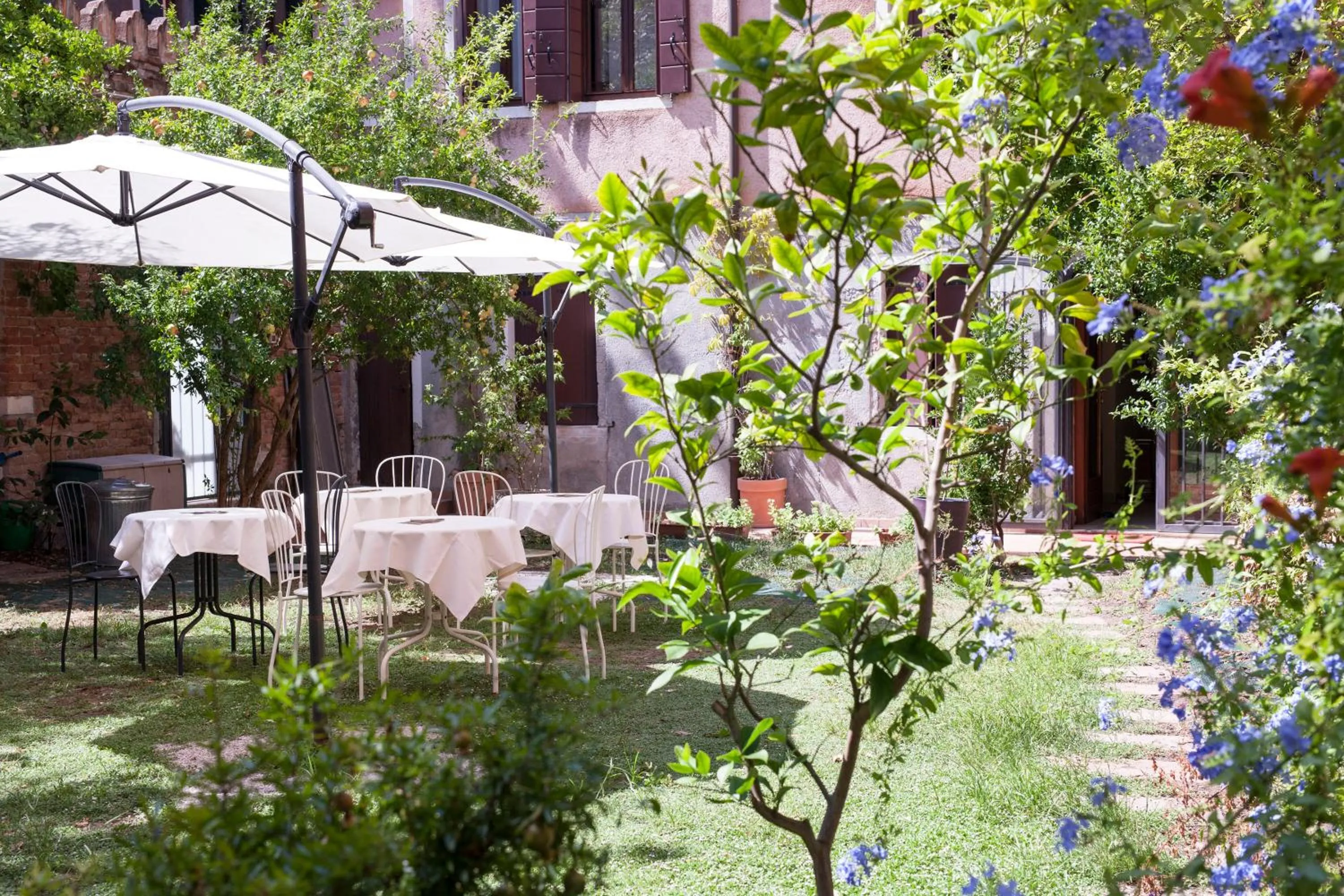 Garden in Casa Del Melograno