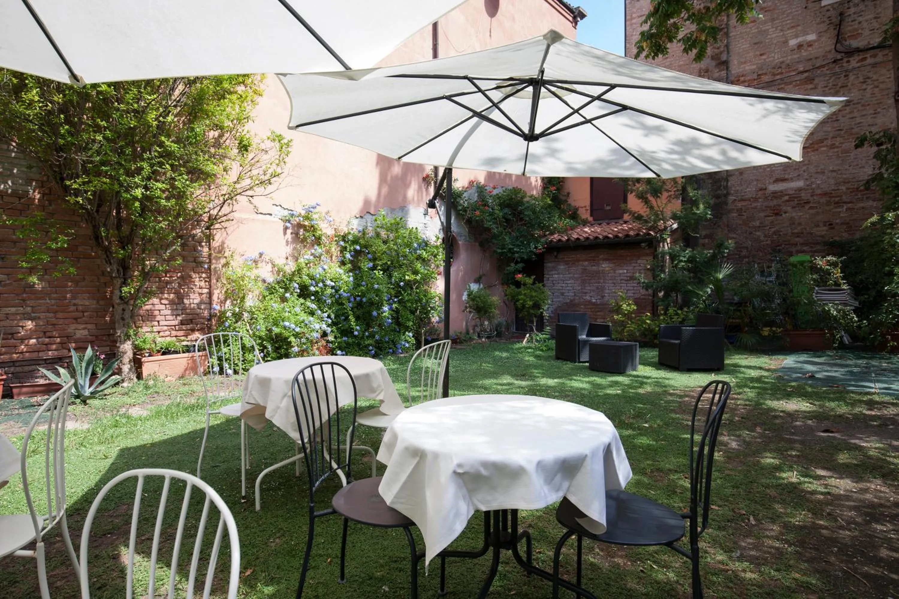 Garden in Casa Del Melograno