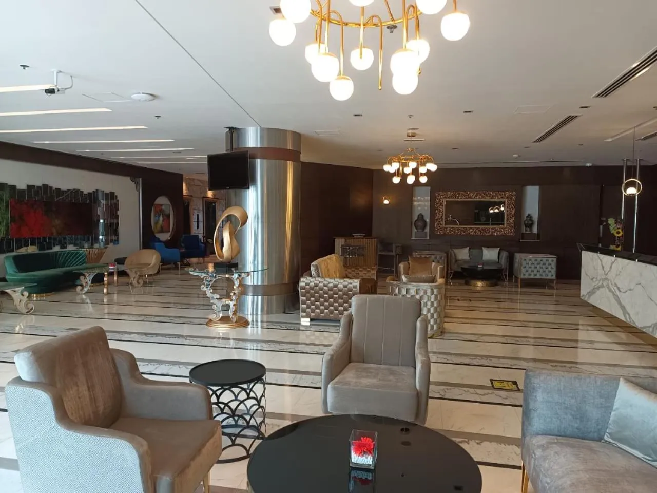 Lobby or reception in Montreal Barsha Hotel
