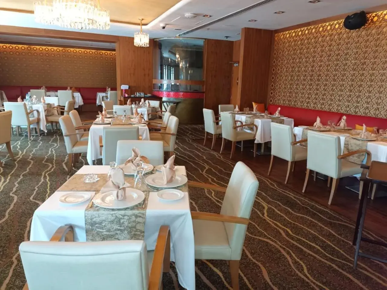 Restaurant/places to eat in Montreal Barsha Hotel Restaurant/places to eat in Montreal Barsha Hotel
