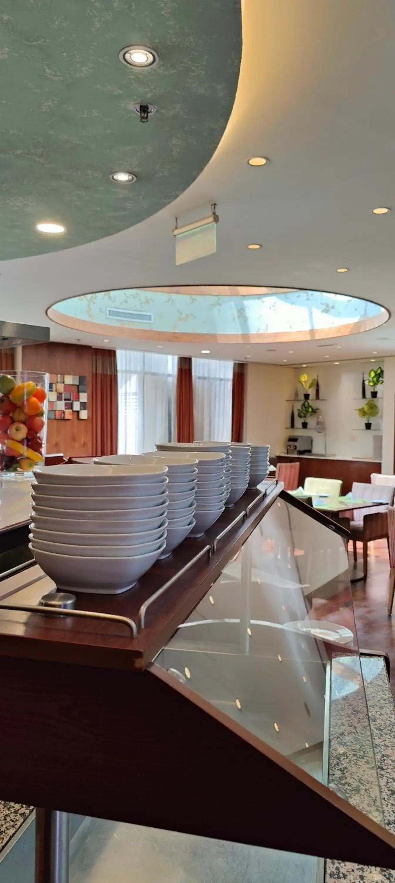 Restaurant/places to eat in Montreal Barsha Hotel Restaurant/places to eat in Montreal Barsha Hotel