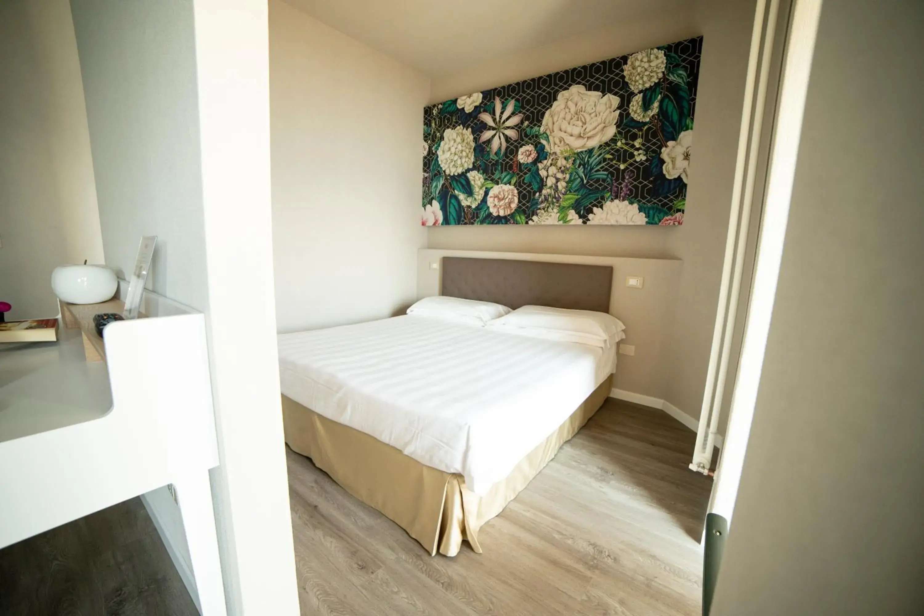 Photo of the whole room, Bed in Hotel Miranda Photo of the whole room, Bed in Hotel Miranda