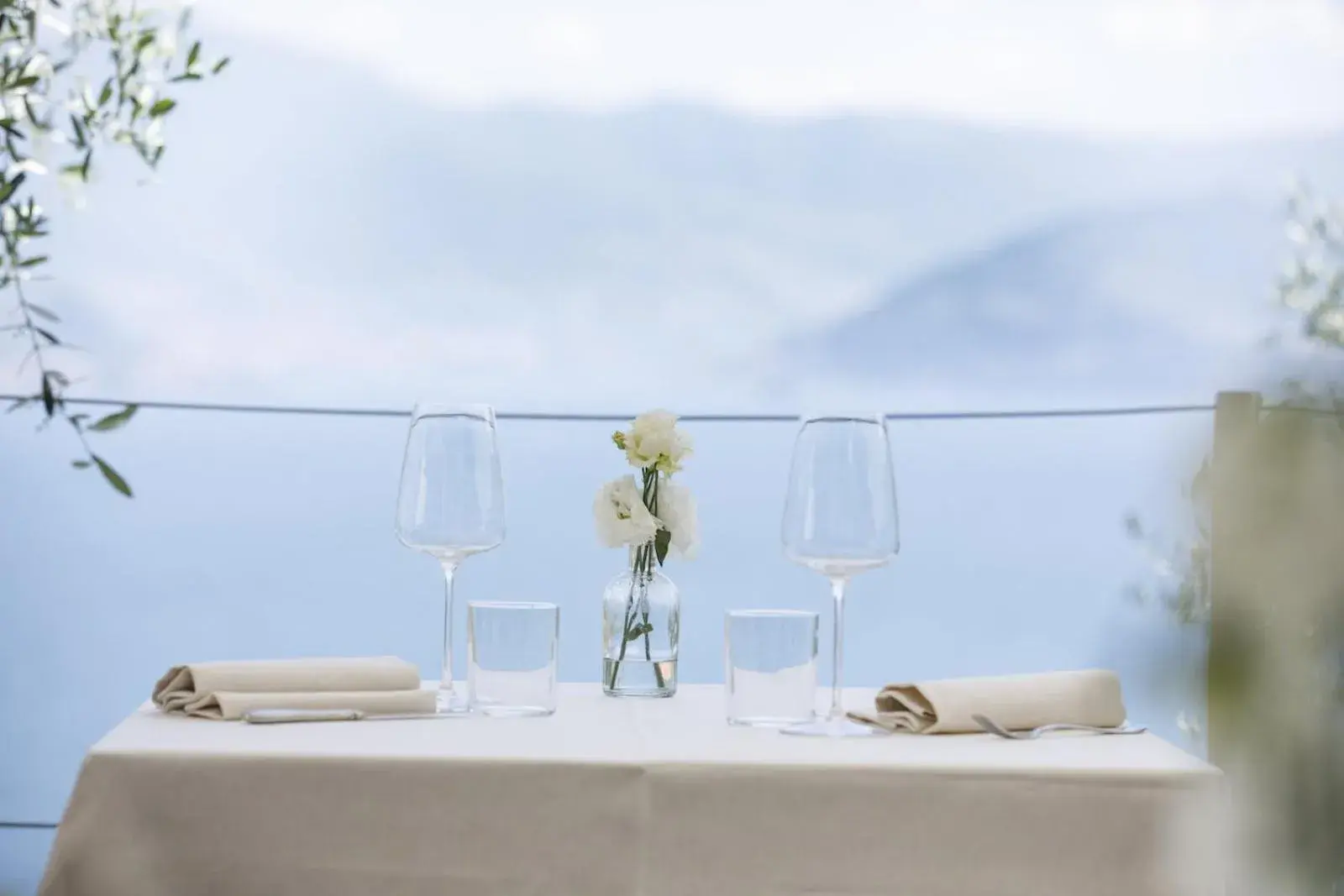 Restaurant/places to eat in Hotel Miranda Restaurant/places to eat in Hotel Miranda