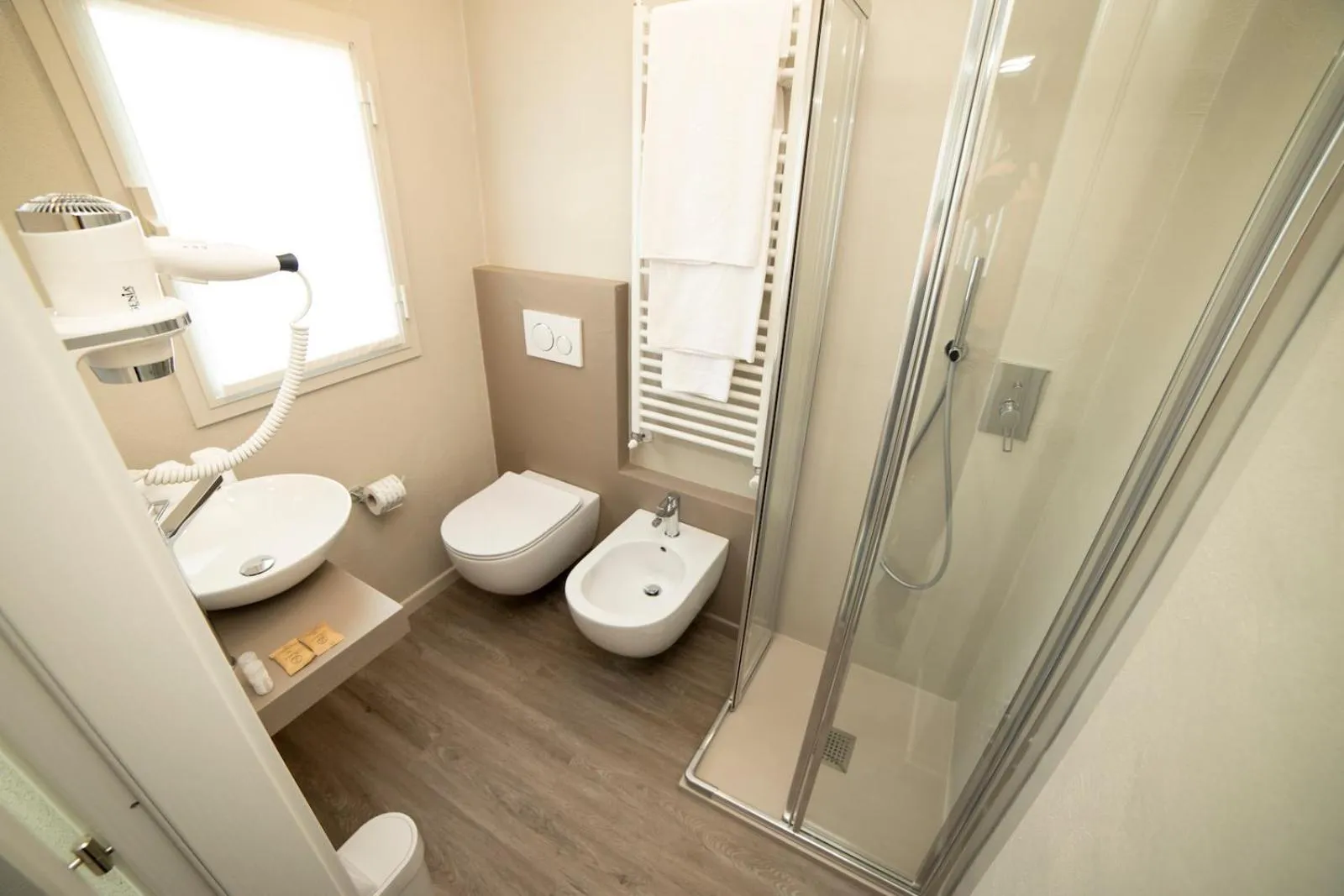 Bathroom in Hotel Miranda