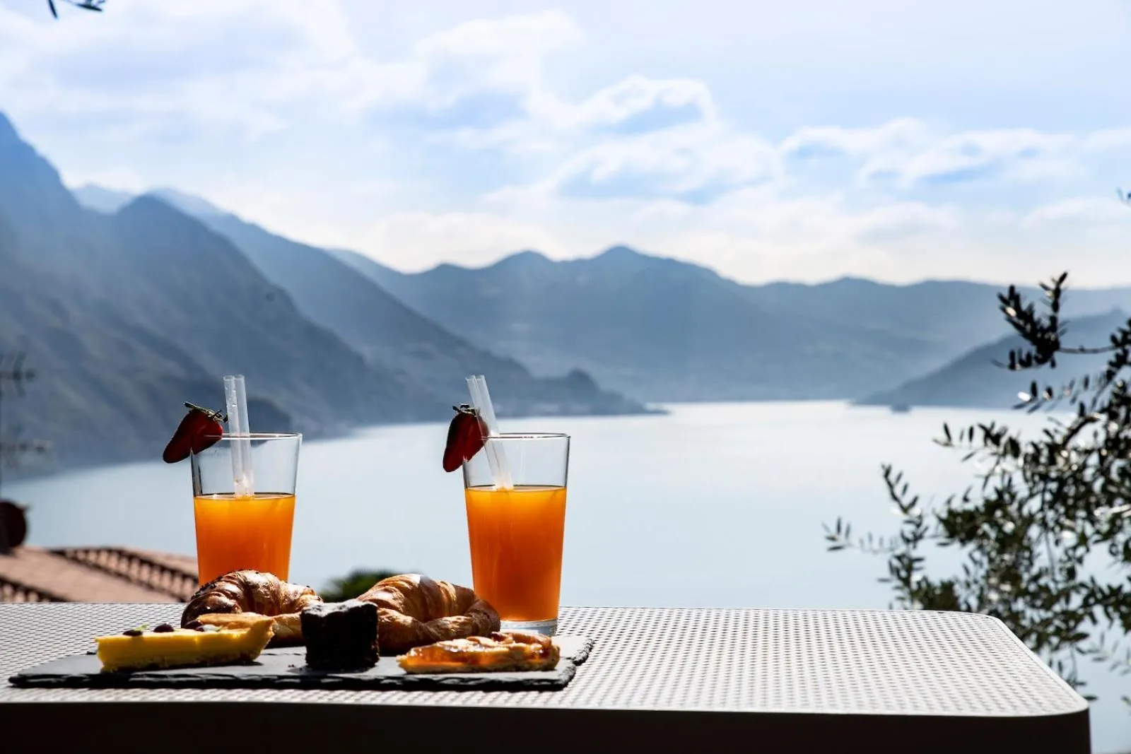 Alcoholic drinks in Hotel Miranda