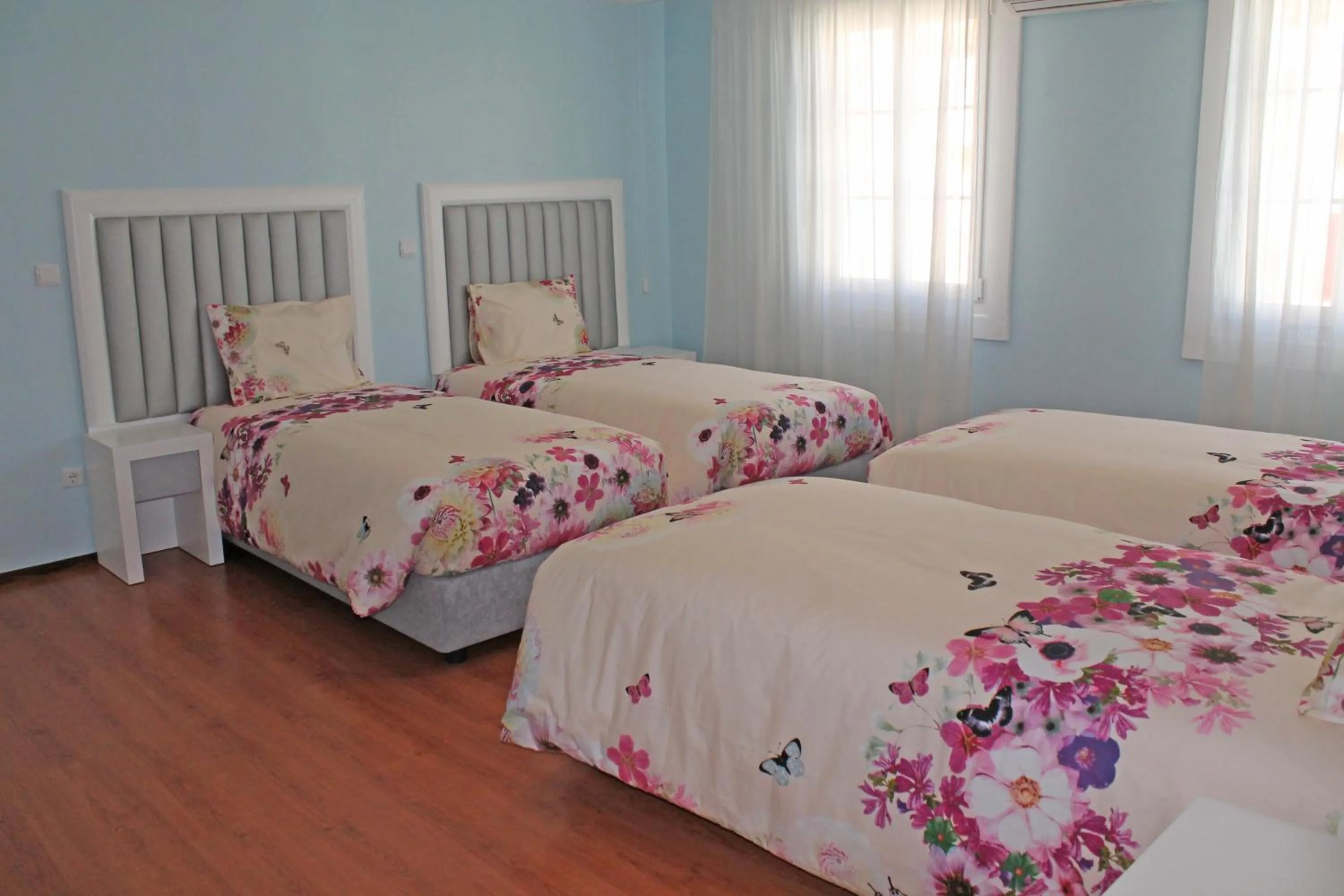 Bedroom, Bed in Grande Oceano Guest House