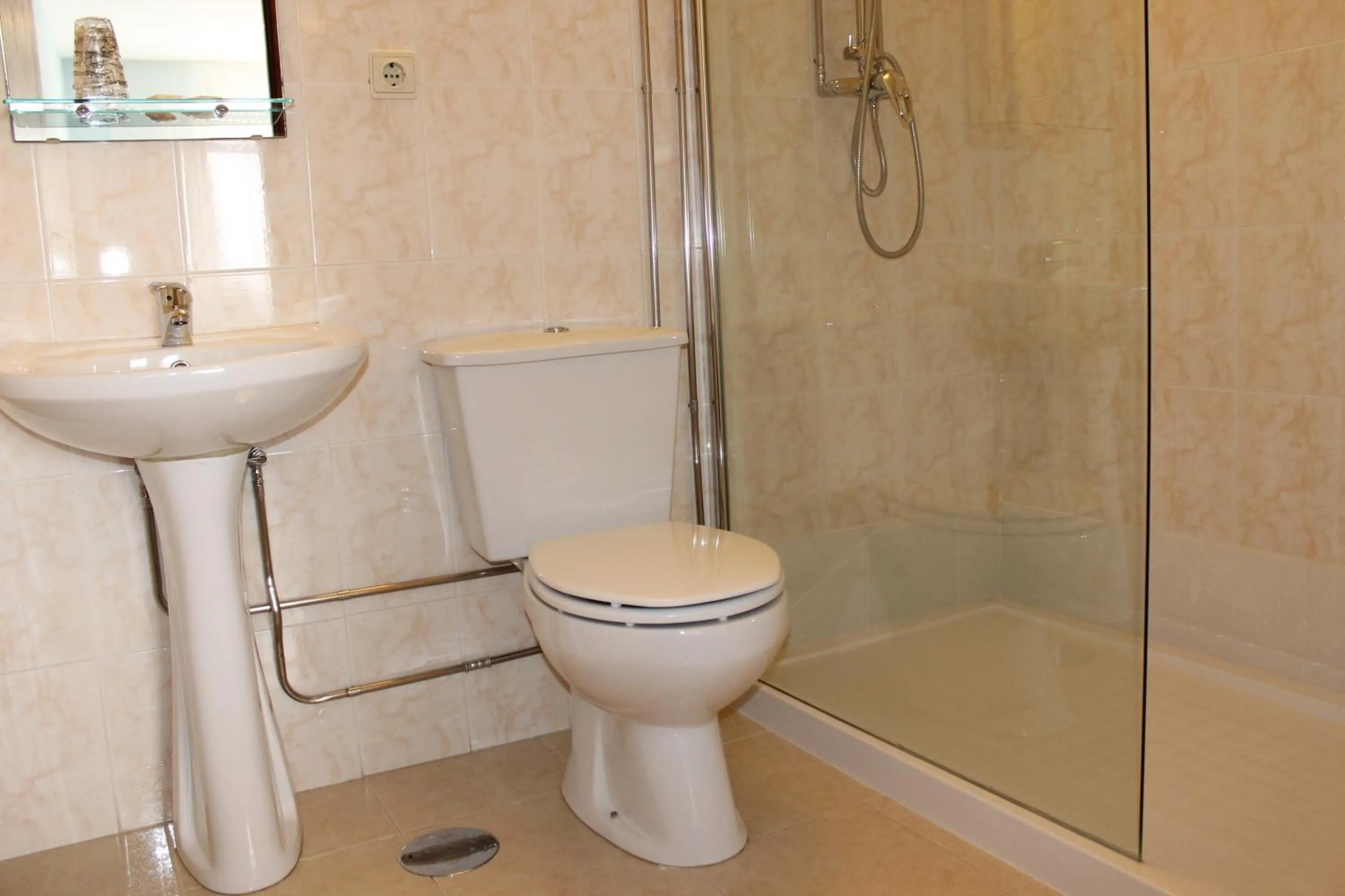 Bathroom in Grande Oceano Guest House