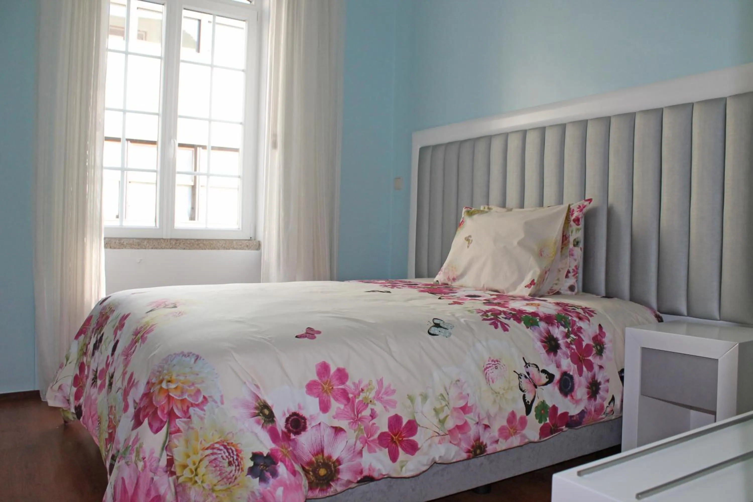 Bedroom, Bed in Grande Oceano Guest House