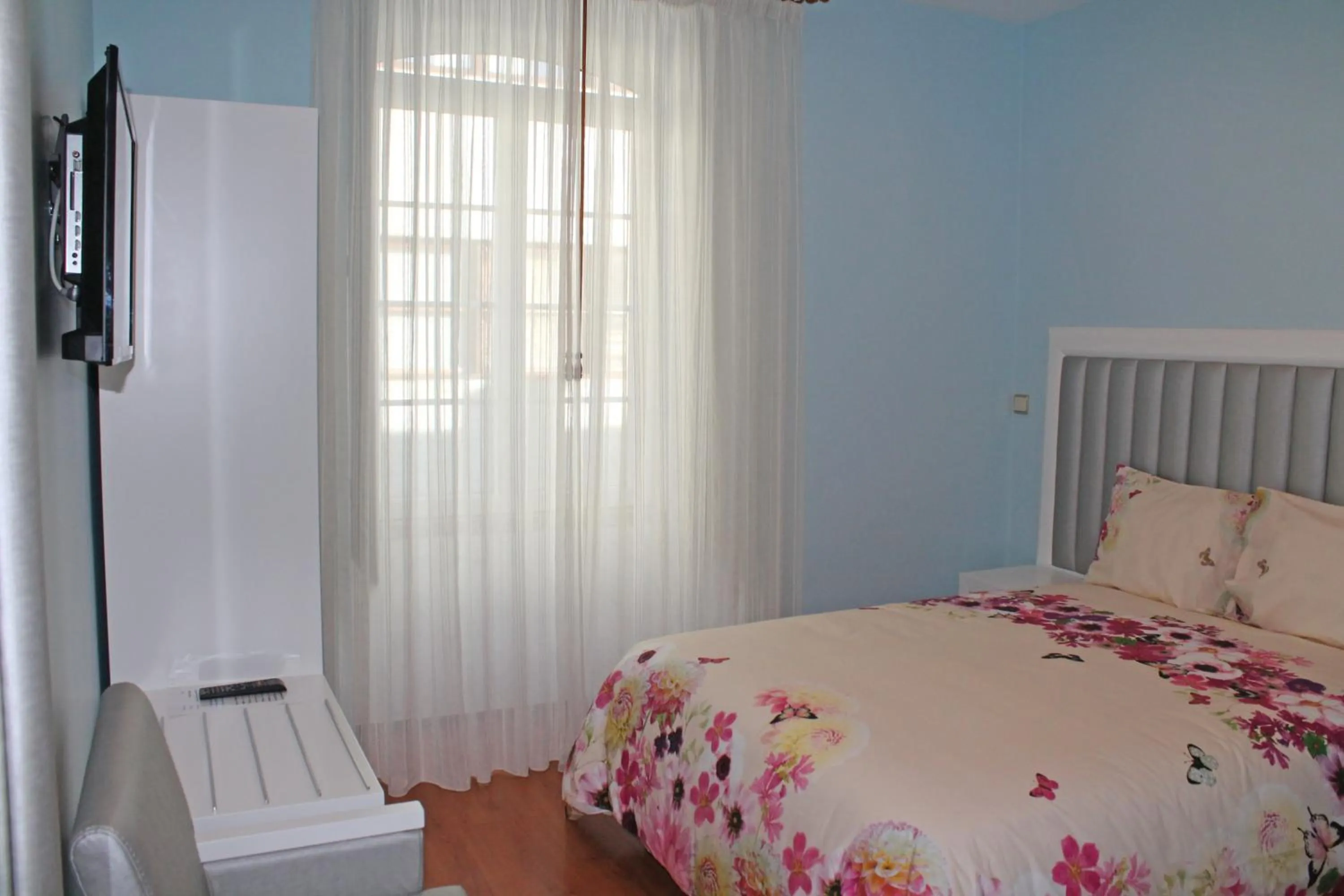 Bedroom, Bed in Grande Oceano Guest House