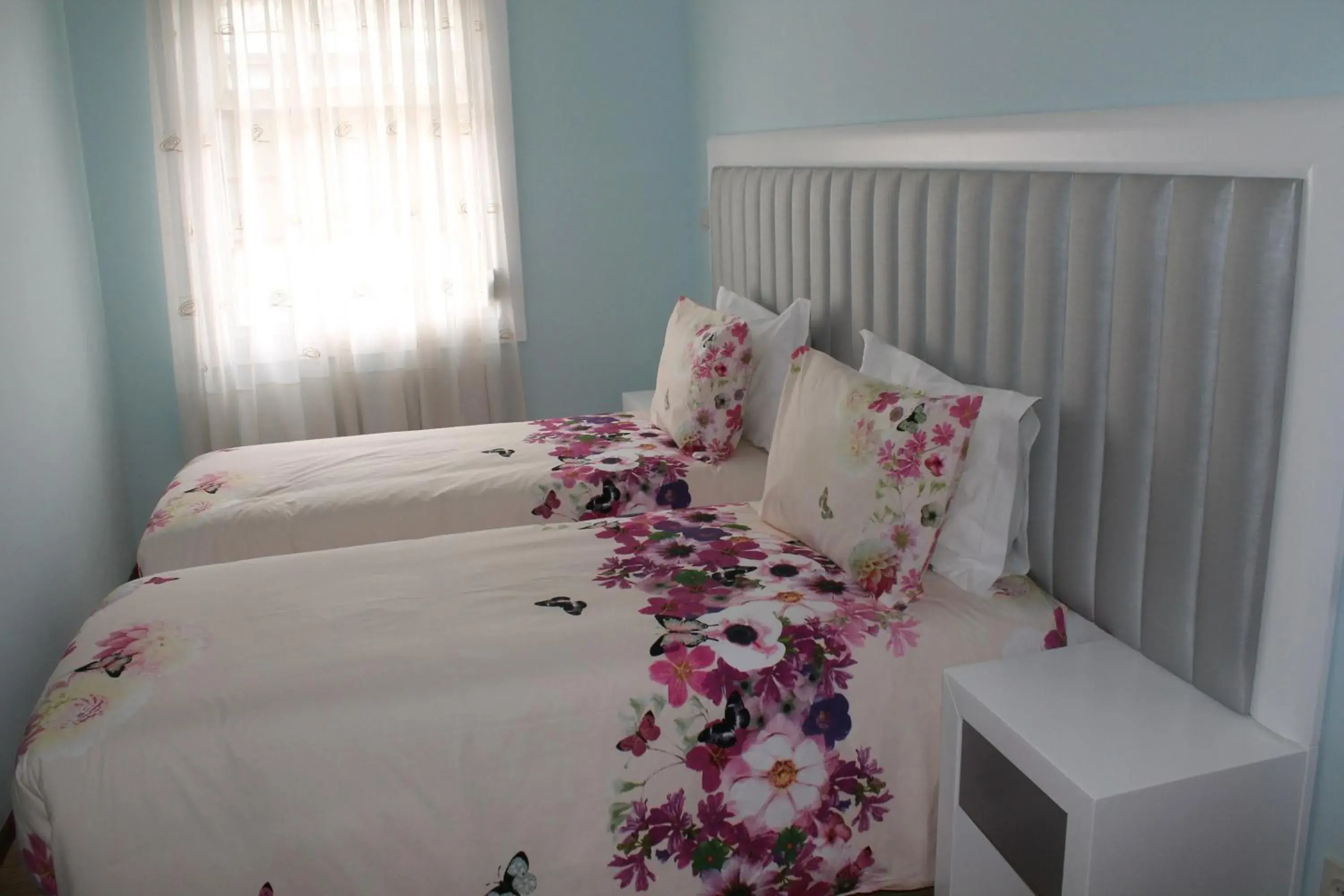 Double or Twin Room with Shared Bathroom in Grande Oceano Guest House Double or Twin Room with Shared Bathroom in Grande Oceano Guest House