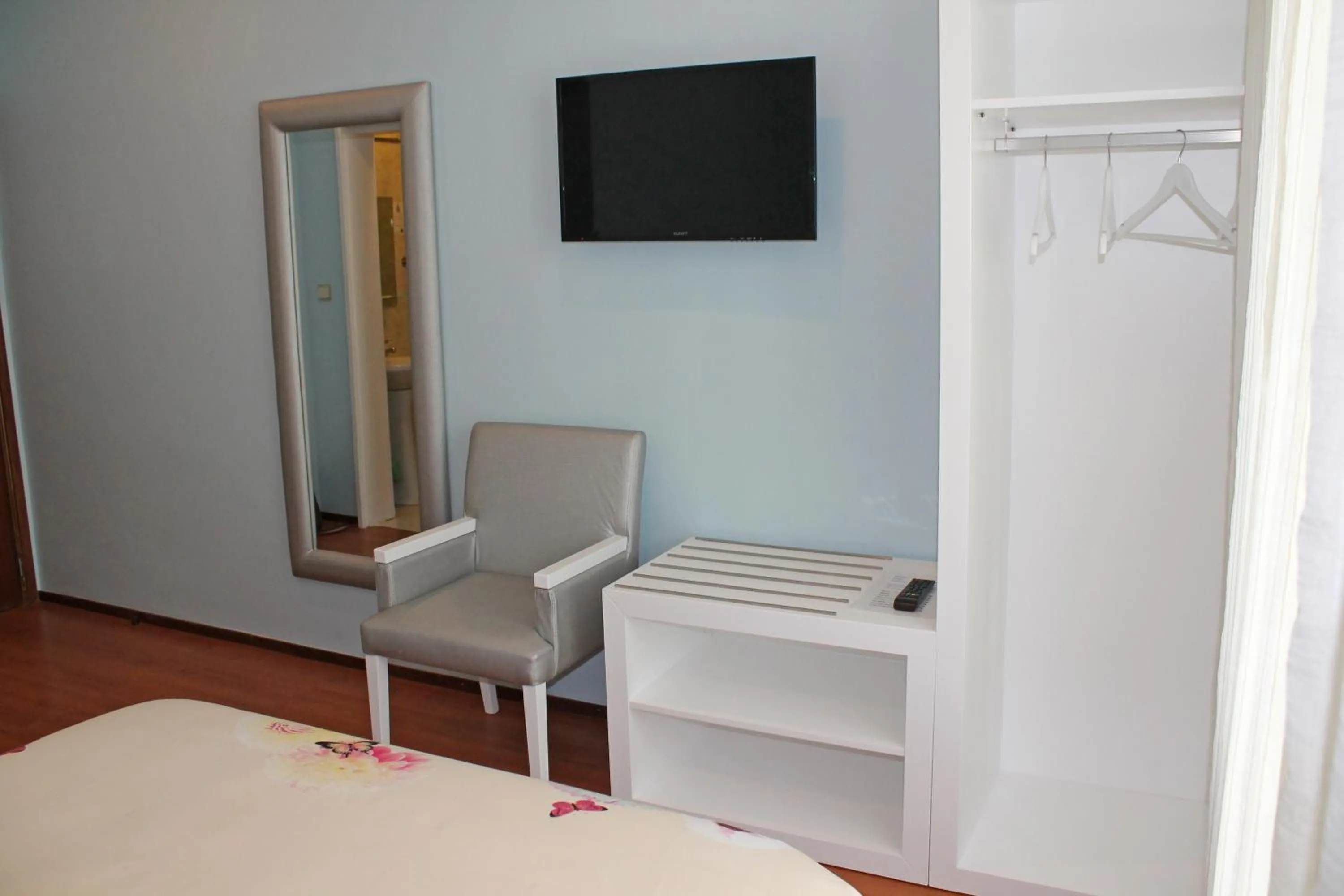 Bedroom, Bed in Grande Oceano Guest House