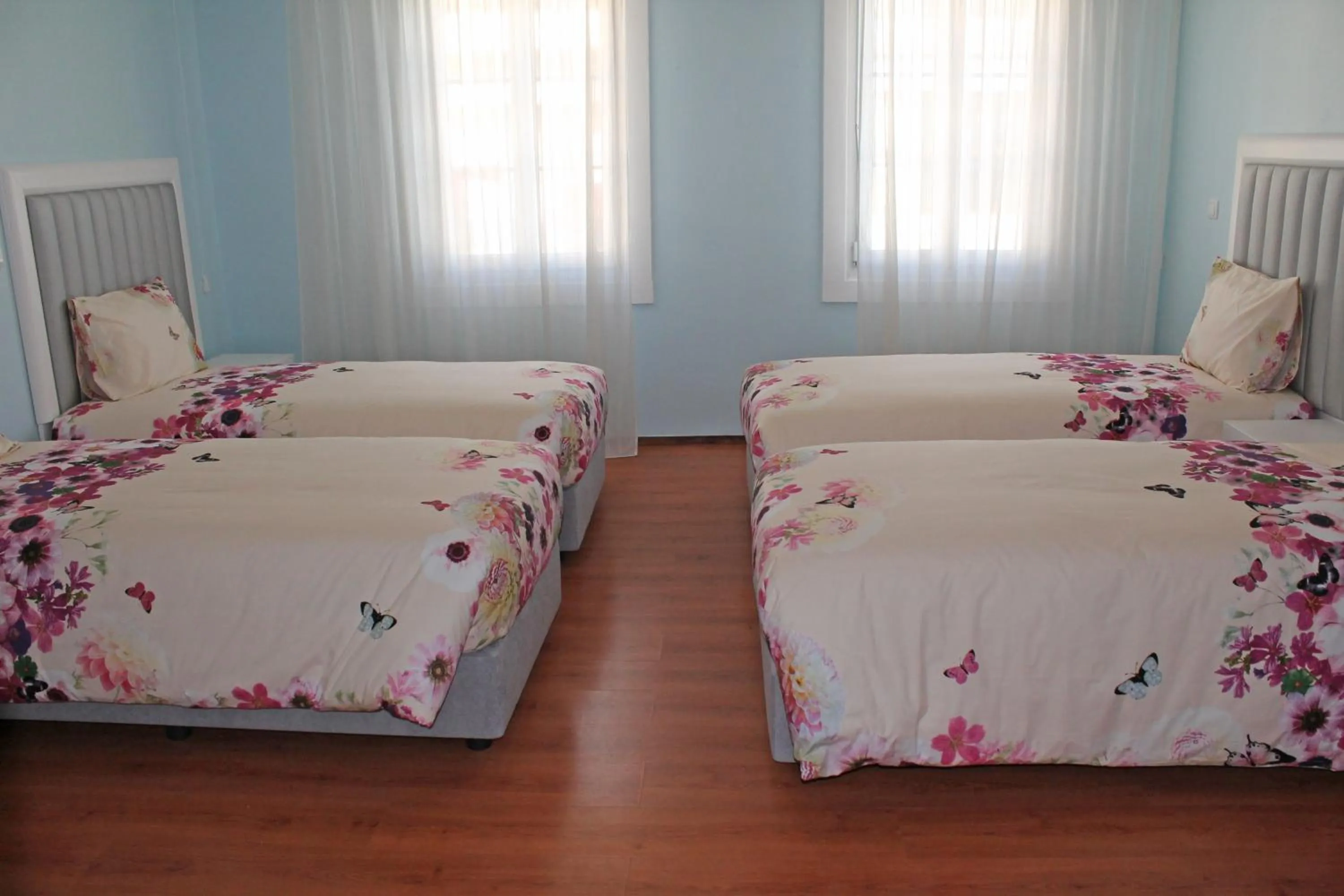 Bedroom, Bed in Grande Oceano Guest House