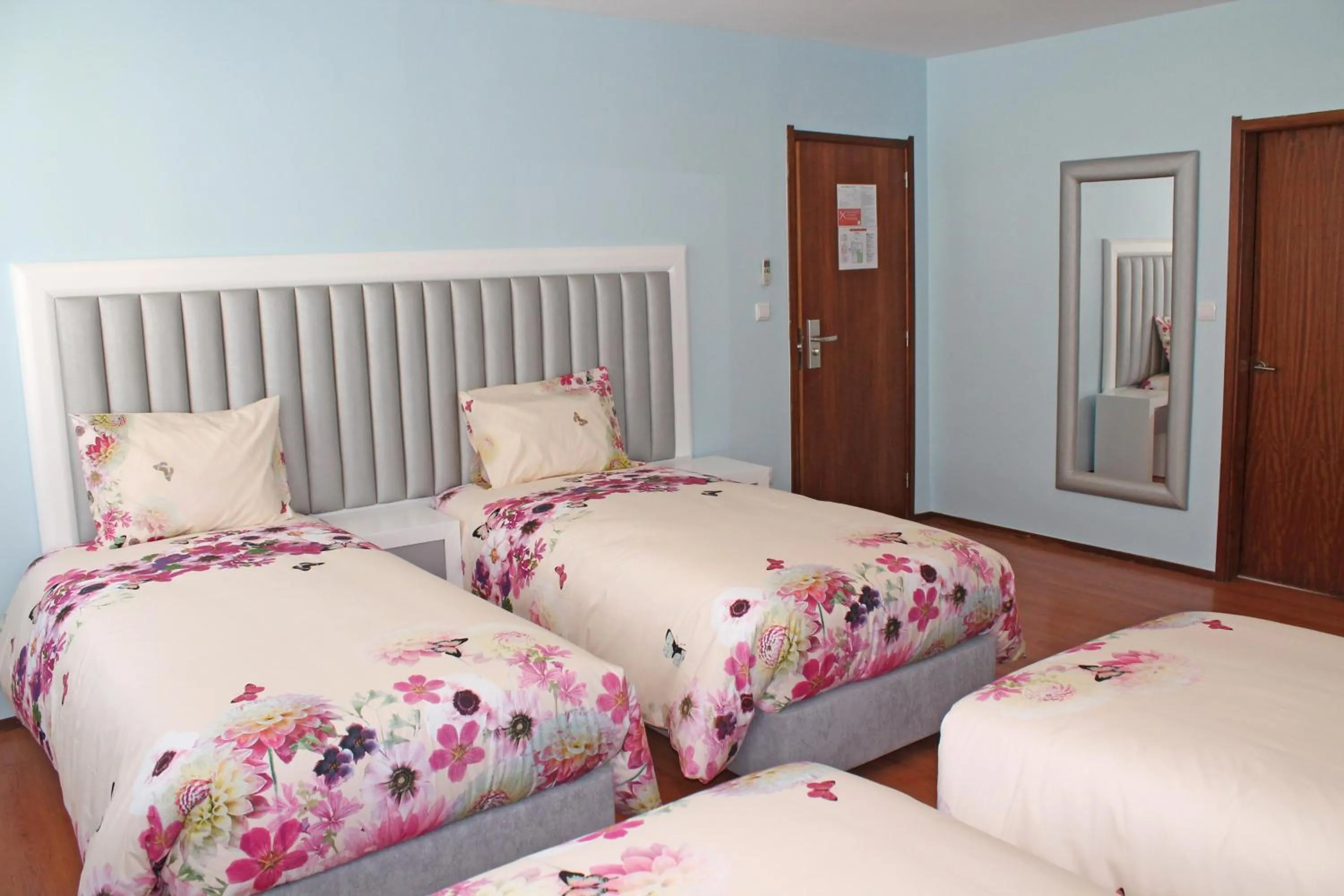 Bedroom, Bed in Grande Oceano Guest House