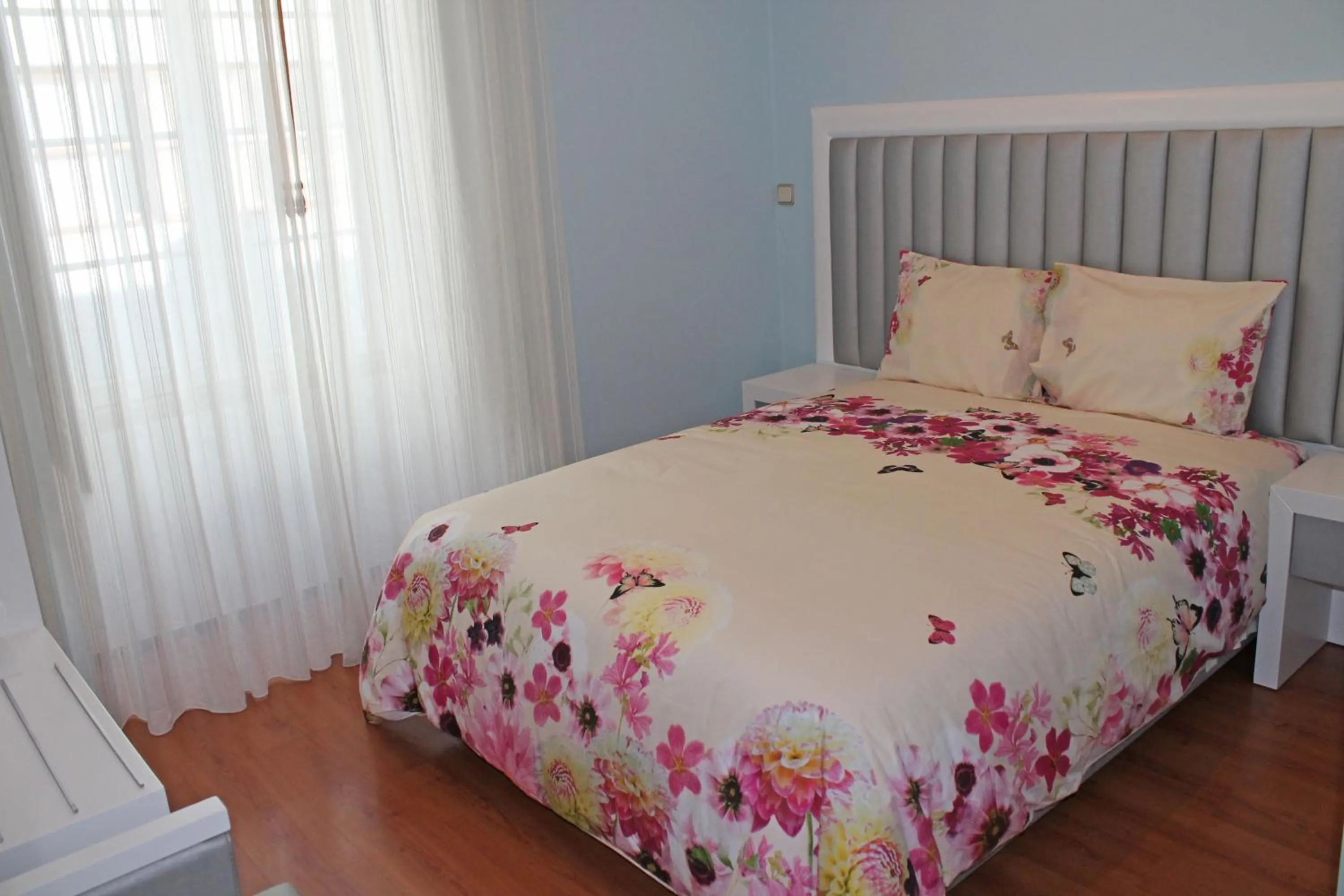 Bedroom, Bed in Grande Oceano Guest House