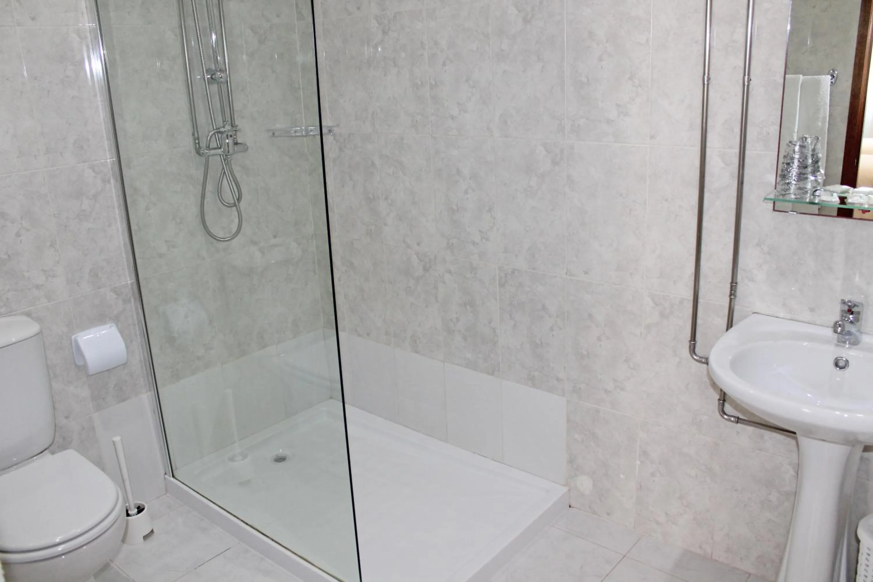 Bathroom in Grande Oceano Guest House