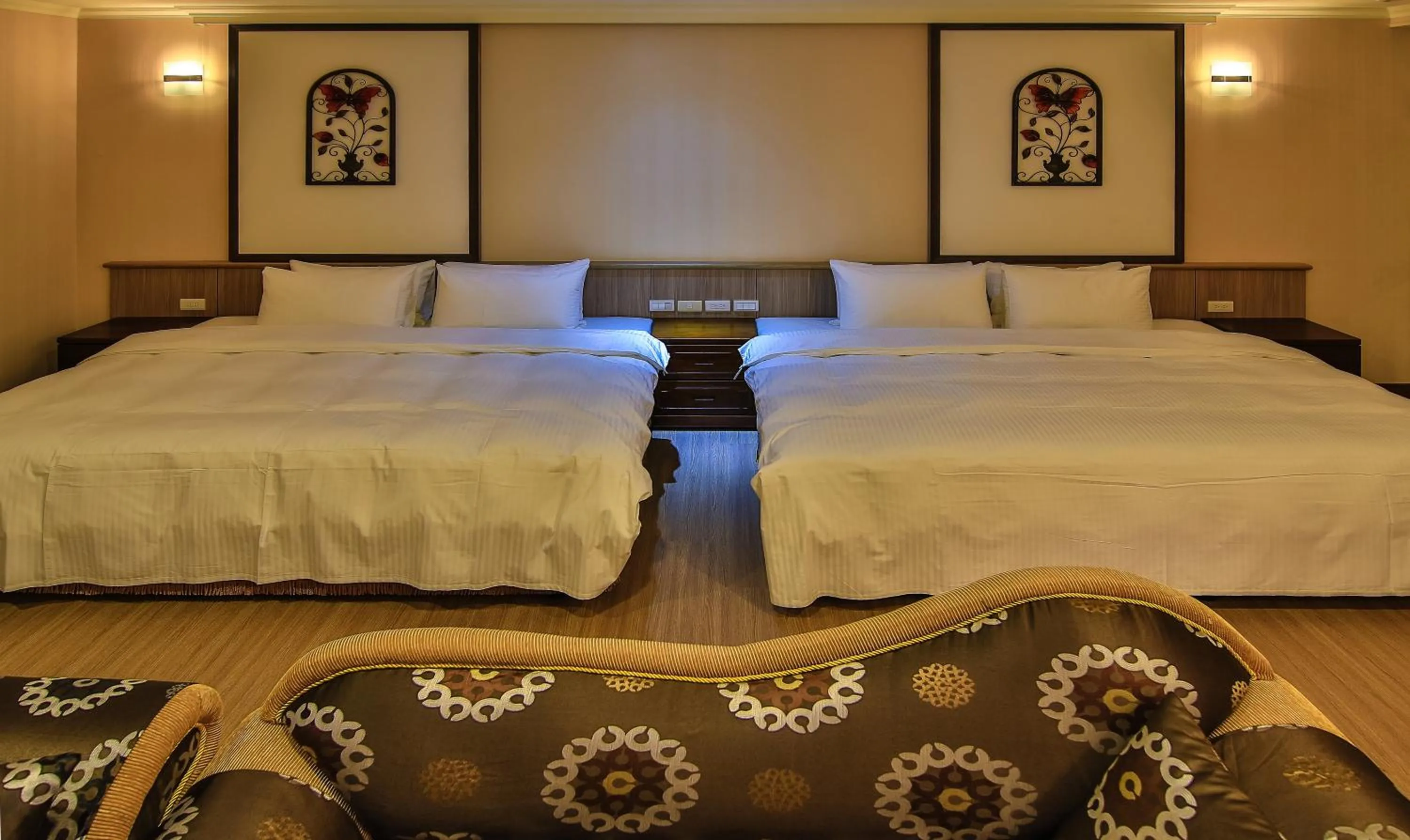 Deluxe Family Suite in Dawn Of Tarot B&B